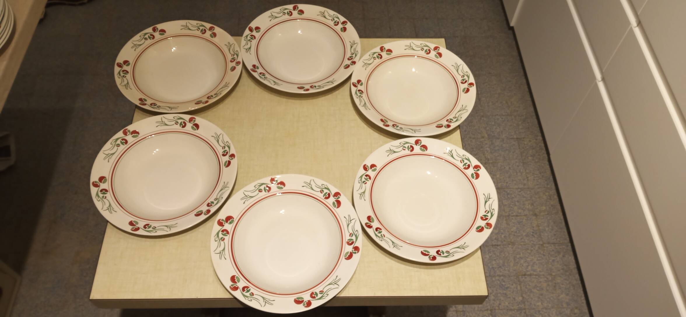 6 Villeroy & Boch art-deco soup plates