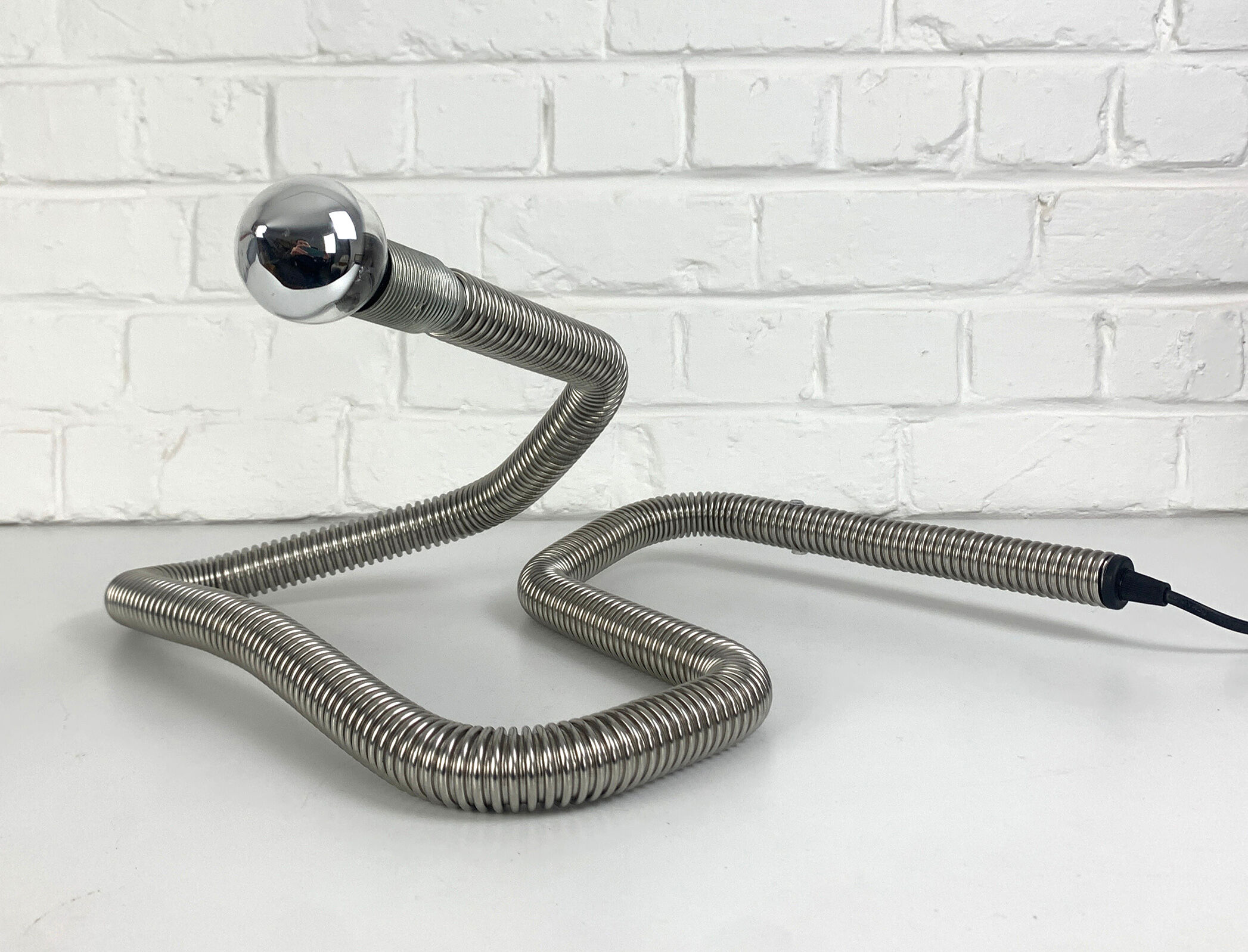 Table lamp snake minimalist flexible tube cobra chromed metal