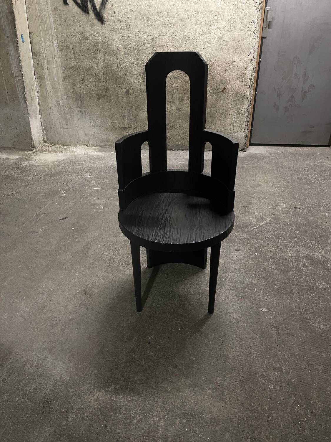 Room Studio Primitive and Modern Oak Sculptural Chair