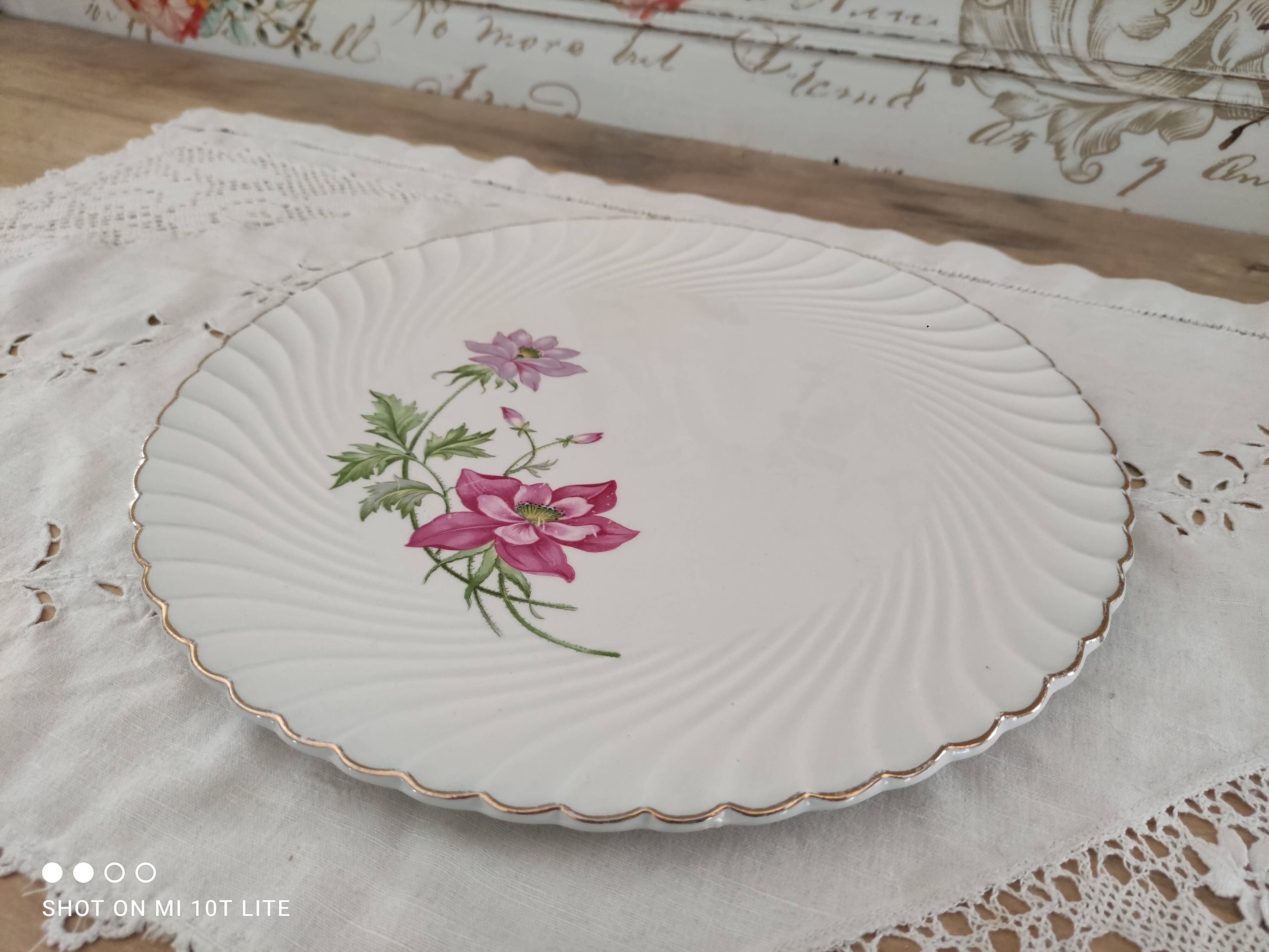 Round dish K&G Lunéville model Esterel