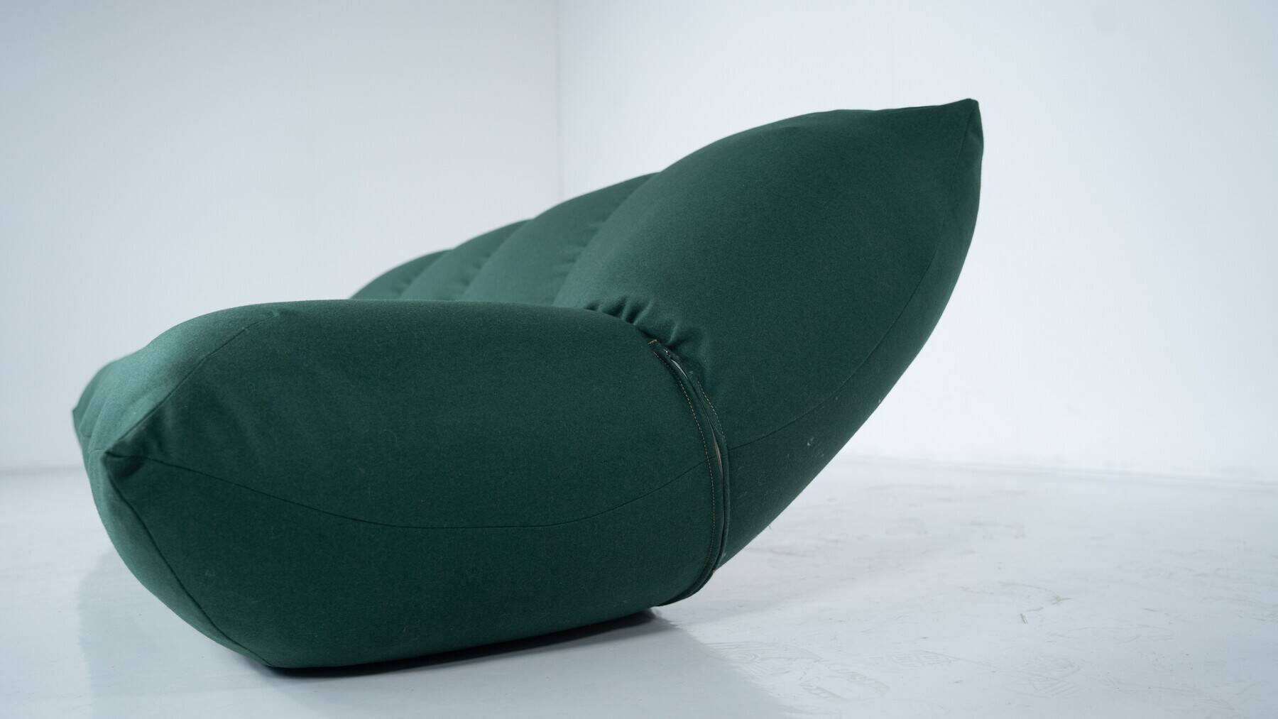 Mid-Century Modern Green Papillon Sofa by Giovannetti, Italy