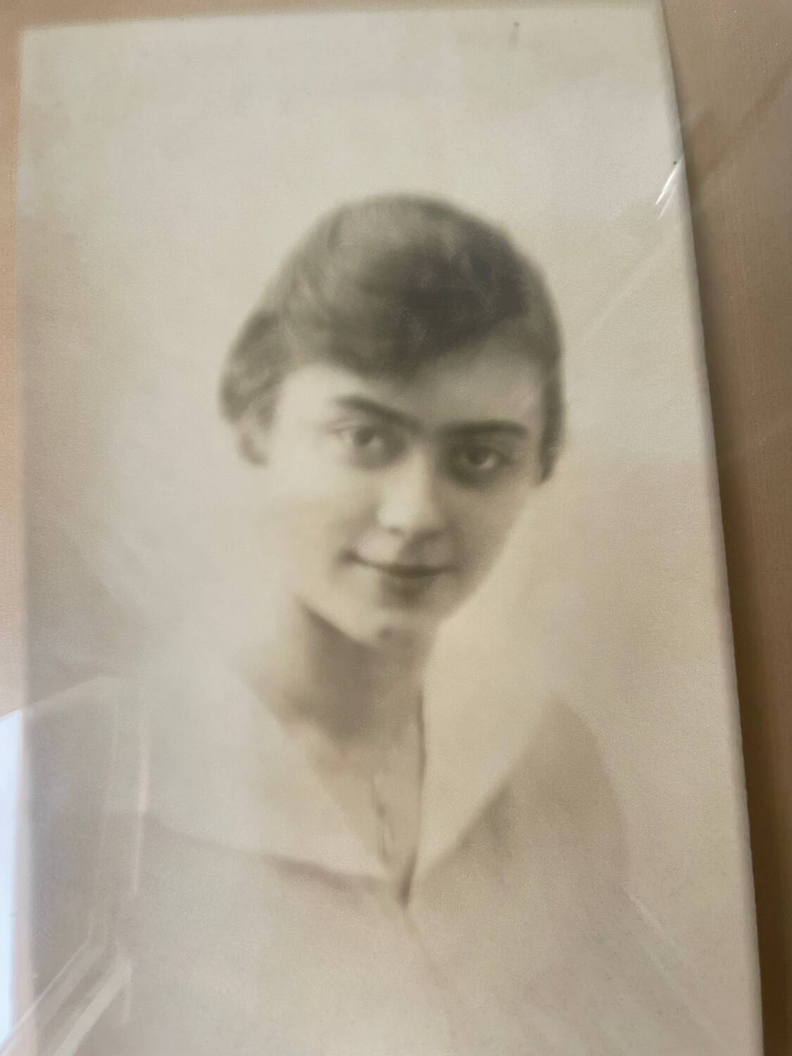 Art deco silver colored  metal frame  20.5  cm x 15.5 cm convex glass