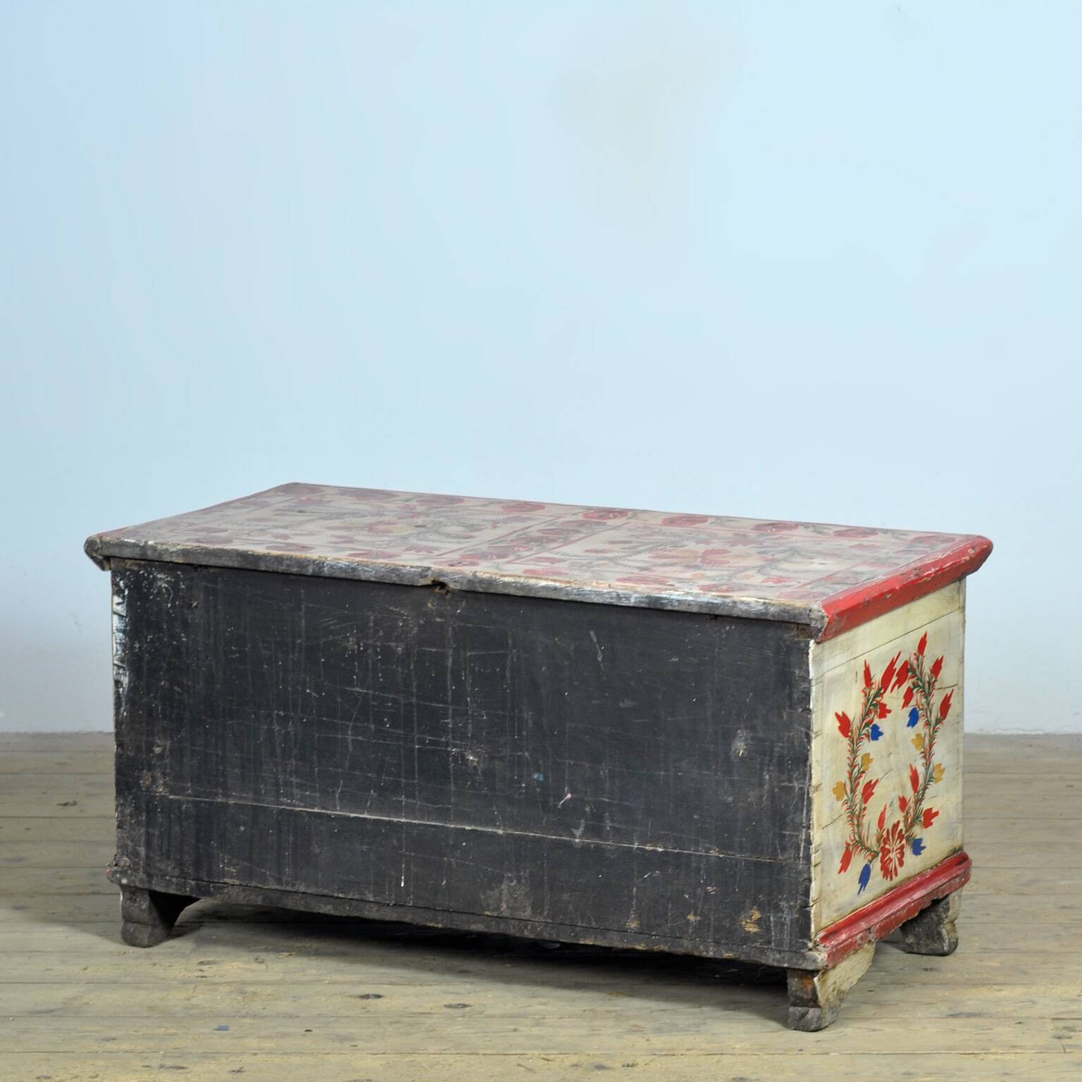 Coffre de mariée d'art populaire, vers 1950