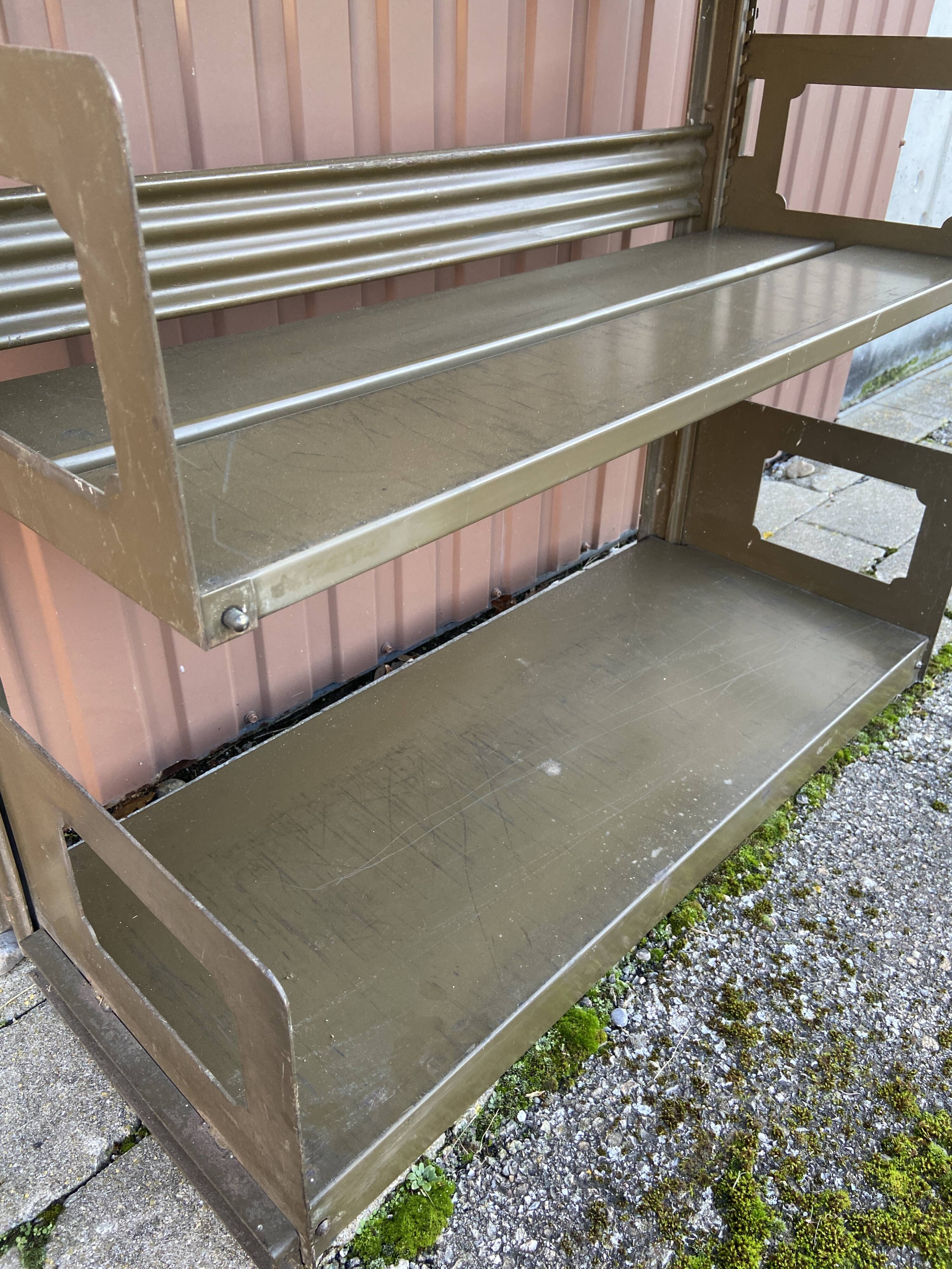 Étagère industrielle métal Strafor 1930s