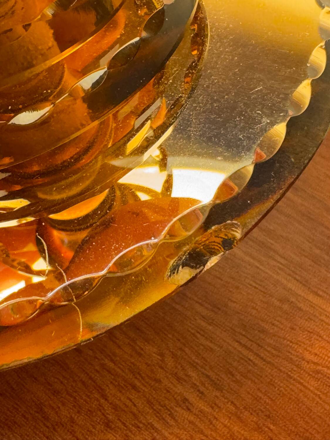 Small Art Deco lamp in copper glass