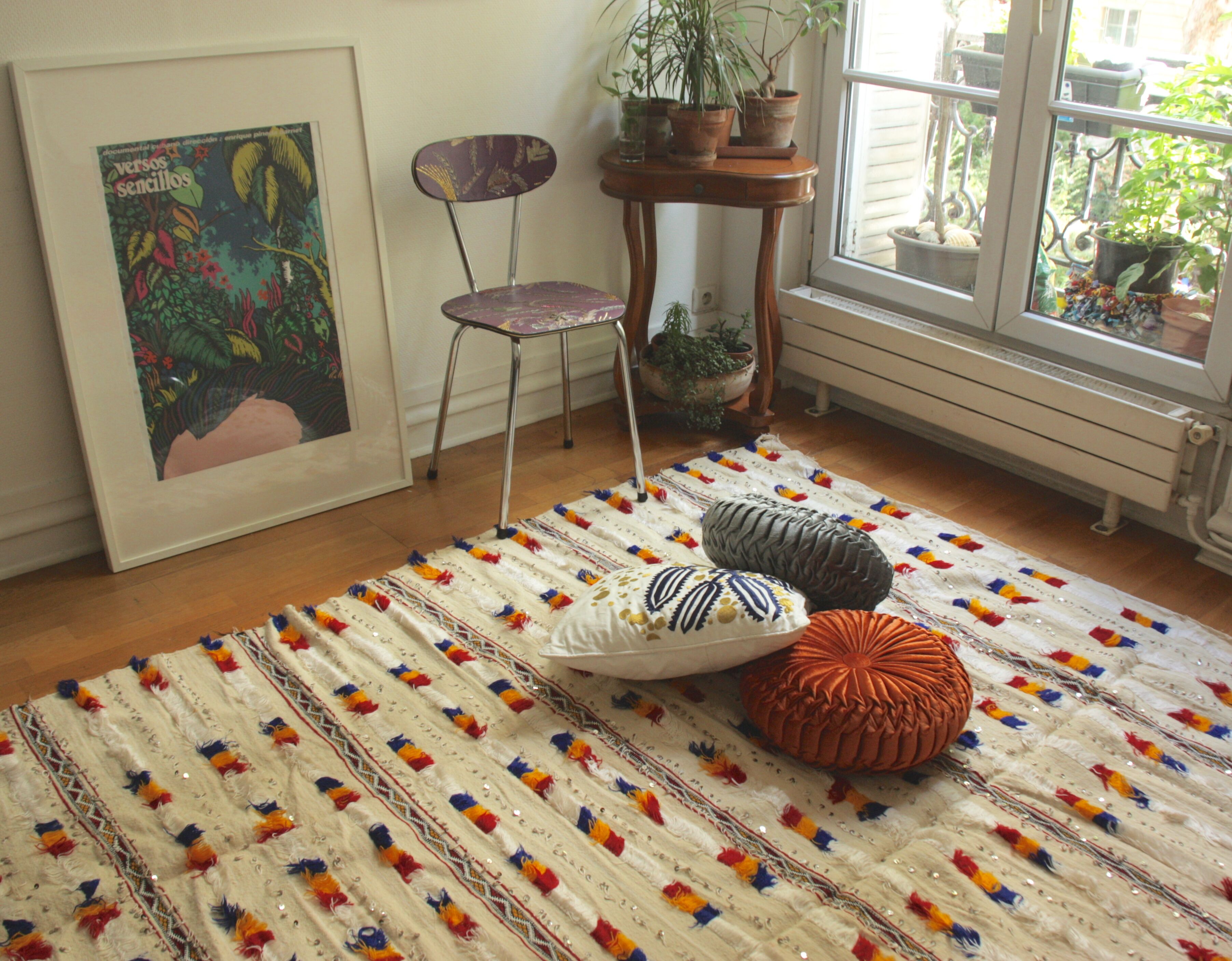 Carpet wool embroidered and pearls, 175 x 222