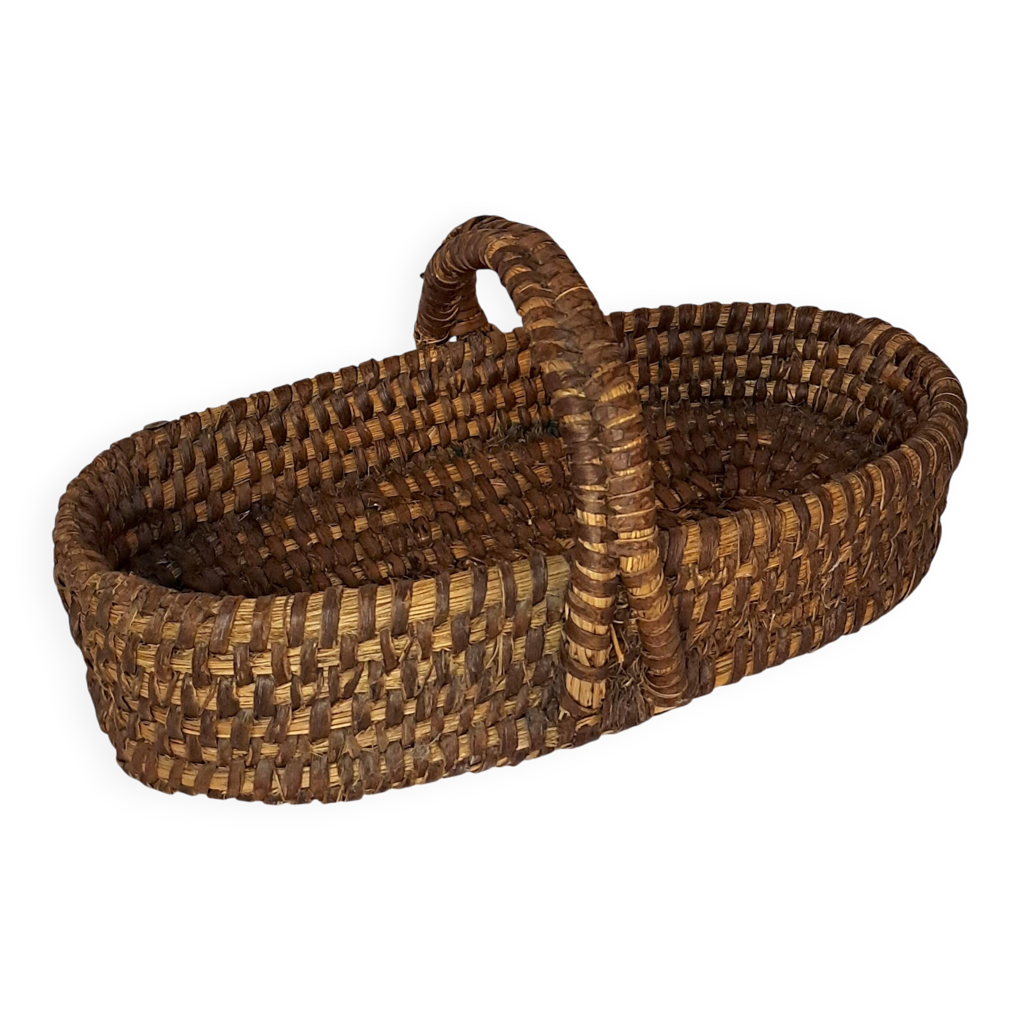 Vintage Oval Woven Rattan Basket – Authentic Rustic Charm