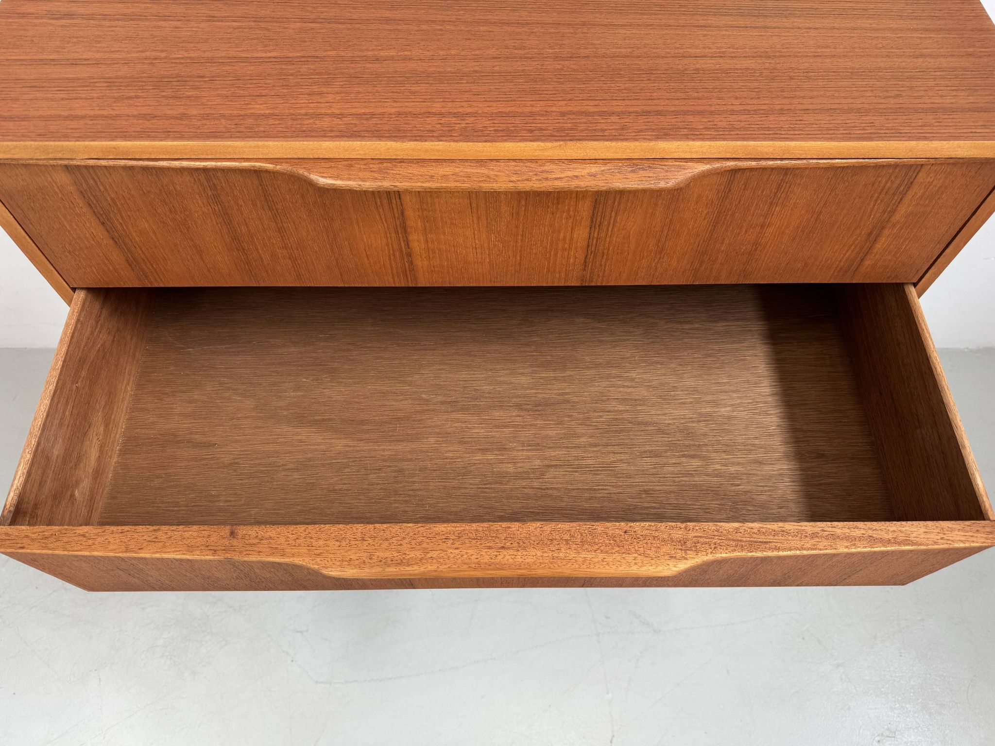 Vintage chest of drawers from Austinsuite, design by Frank Guille, 1960s.