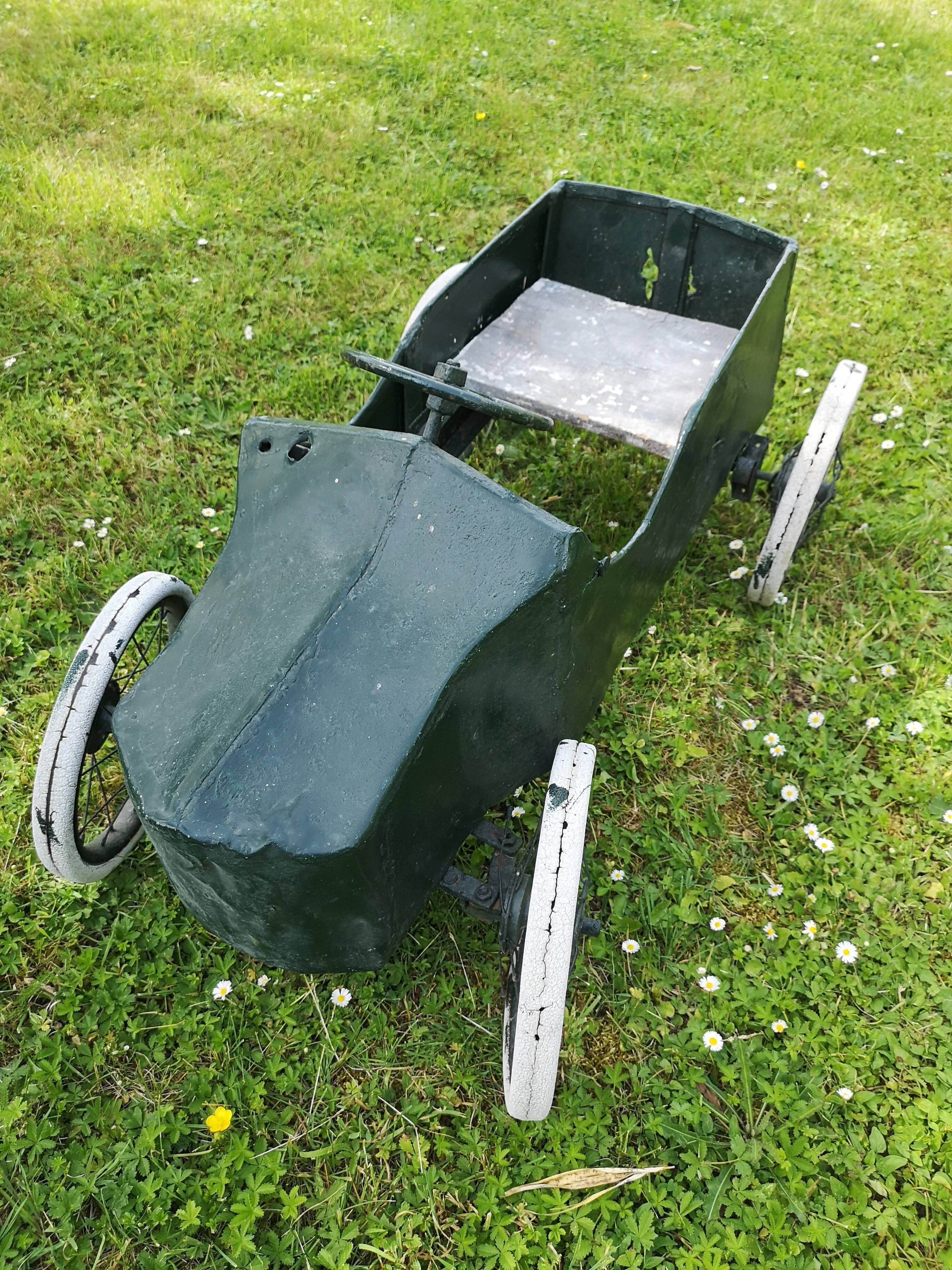 Old child car 1930 taco sheet metal