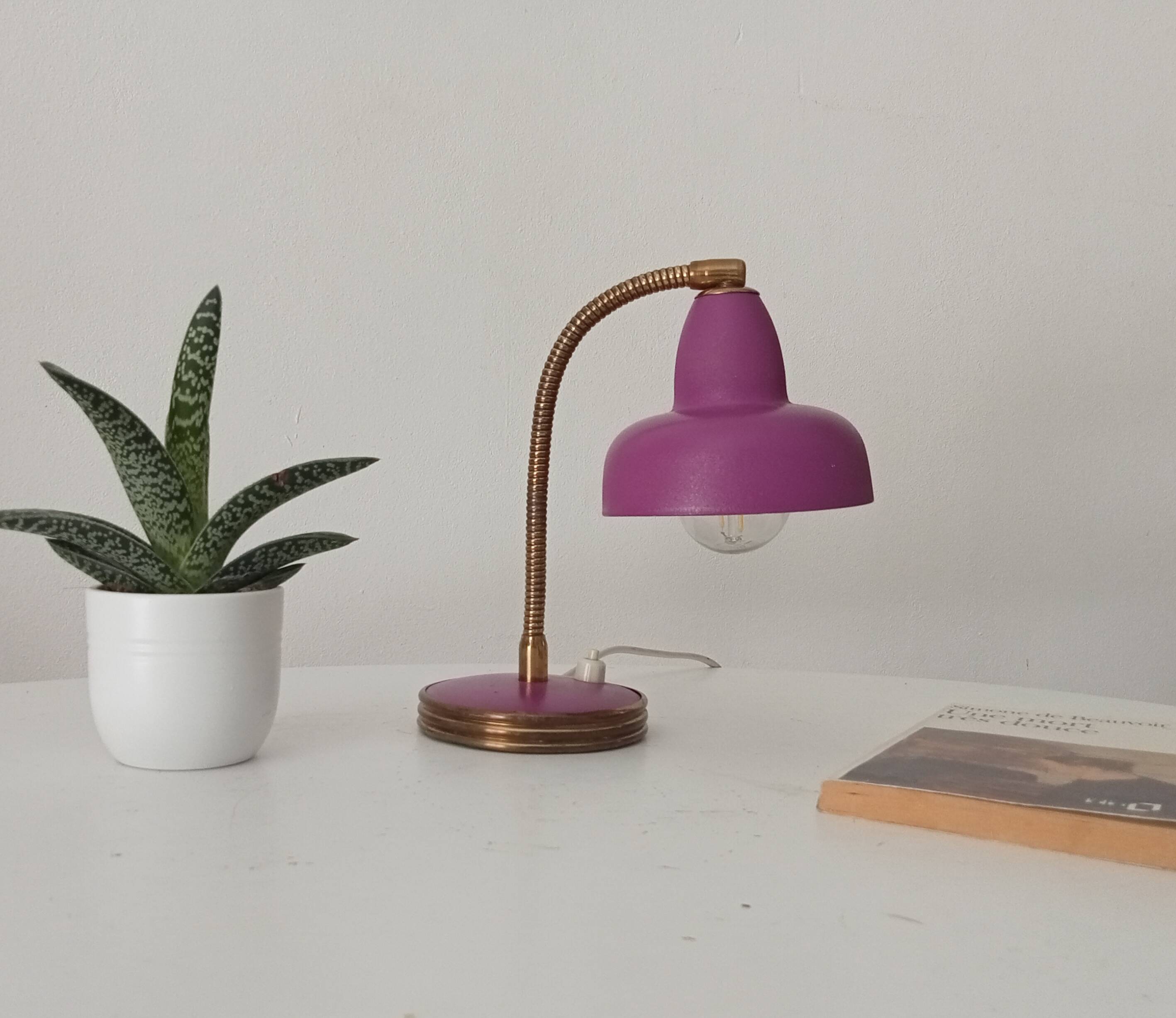 Vintage desk lamp from the 1950s.