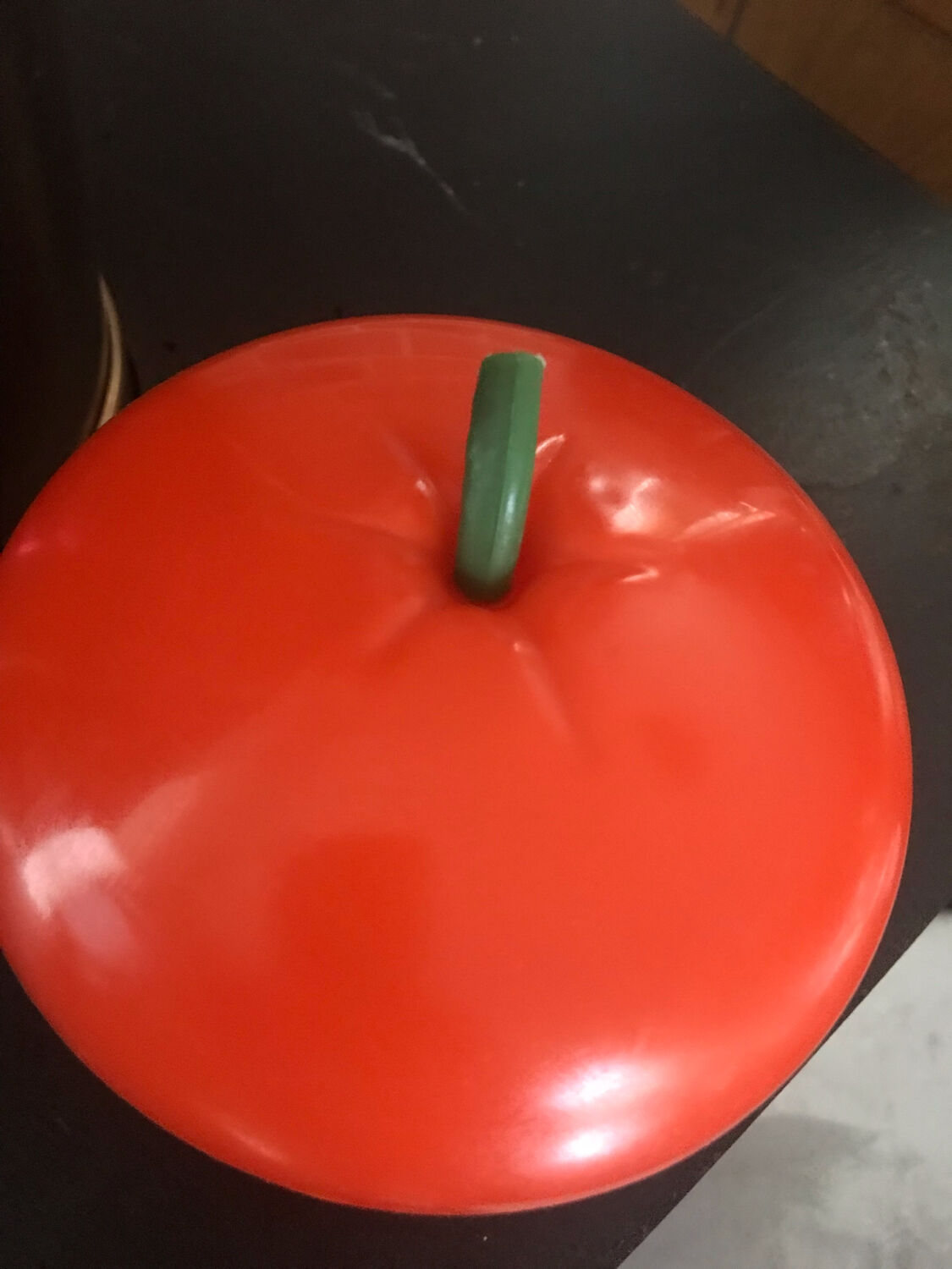 Vintage ice cube apple 70s