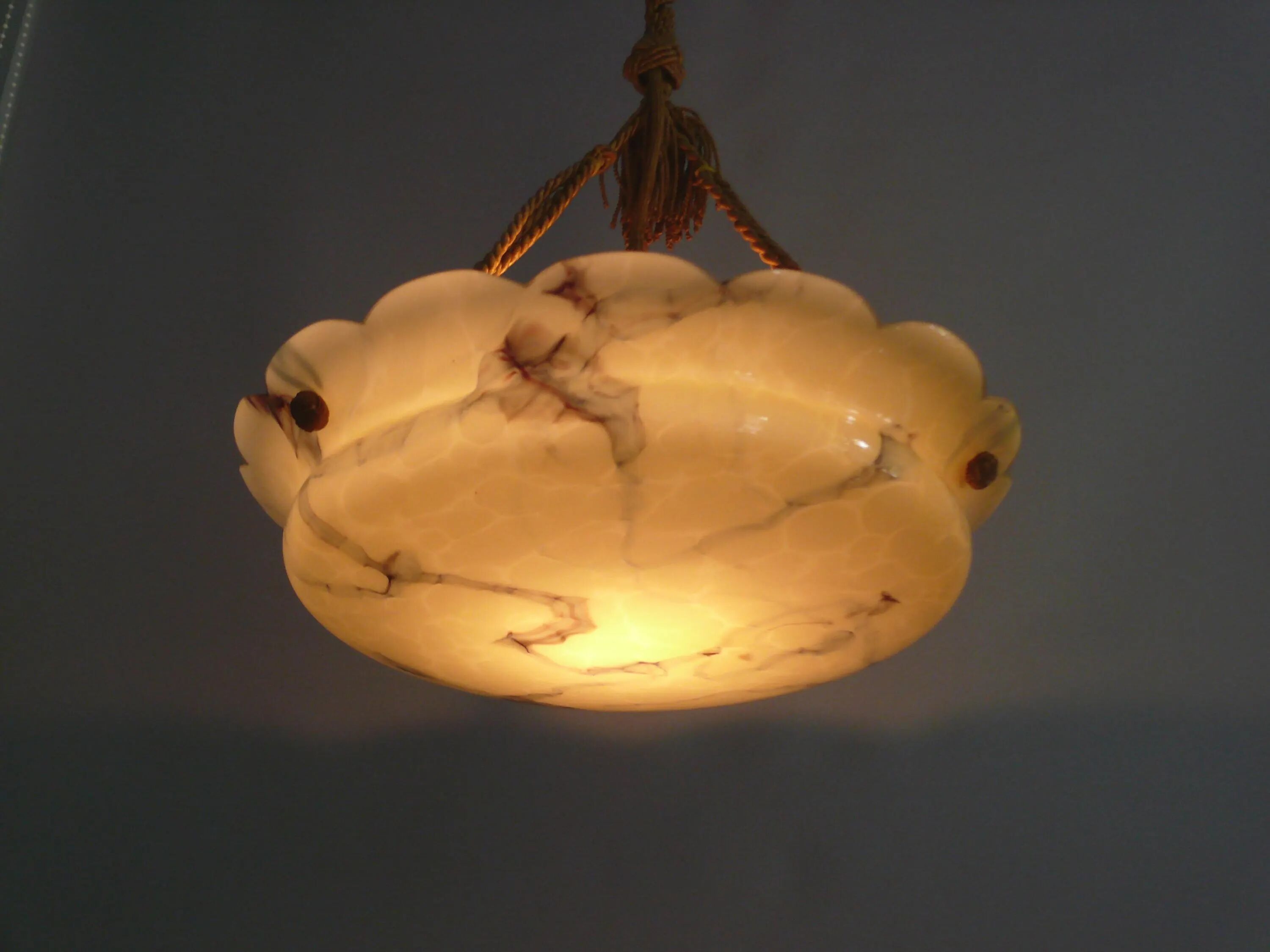 Large Art Deco pendant light in marbled glass with rope suspension, 1920s-1930s