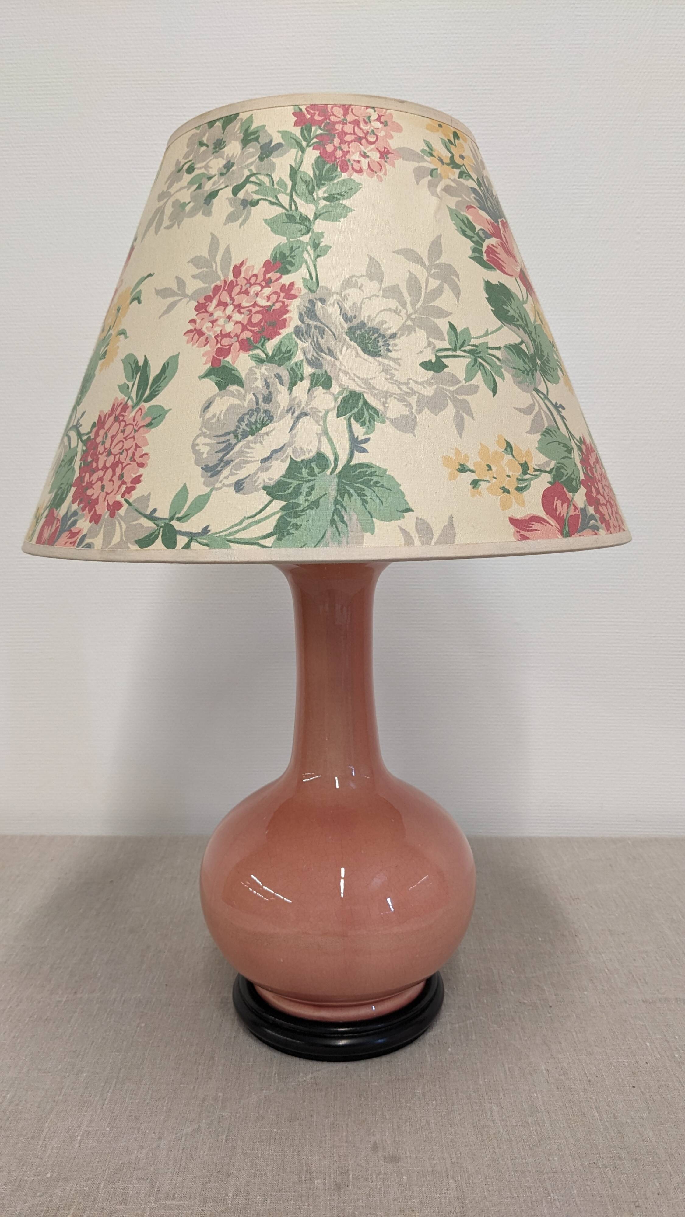 Charolles faience lamp in pink by Jacques Molin, France circa 1970.