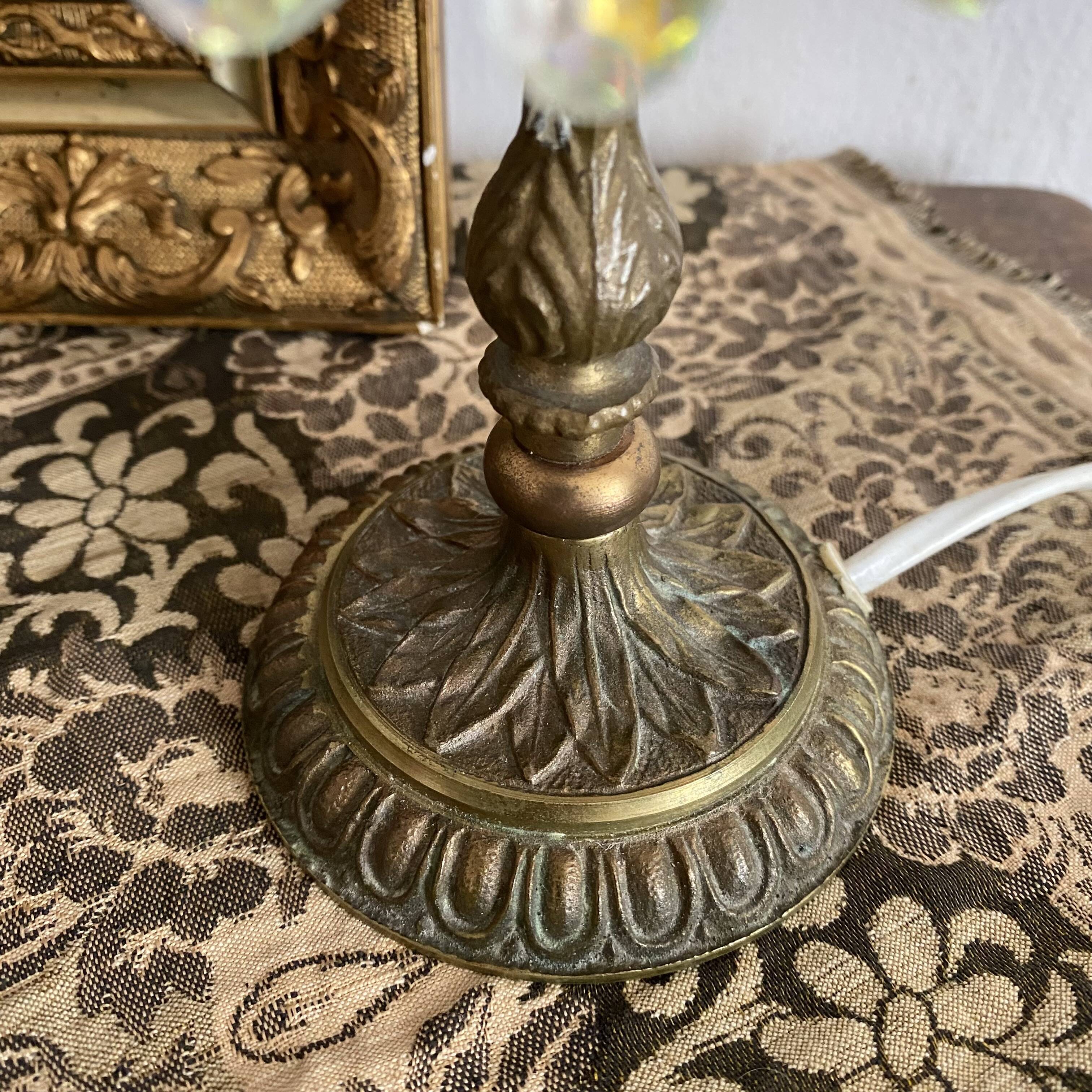 Lampe  pampilles et laiton doré  H 30 cm