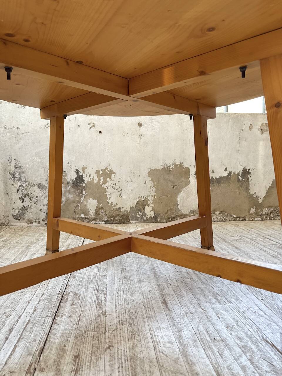 Set of round table and 4 rounded benches, 1950