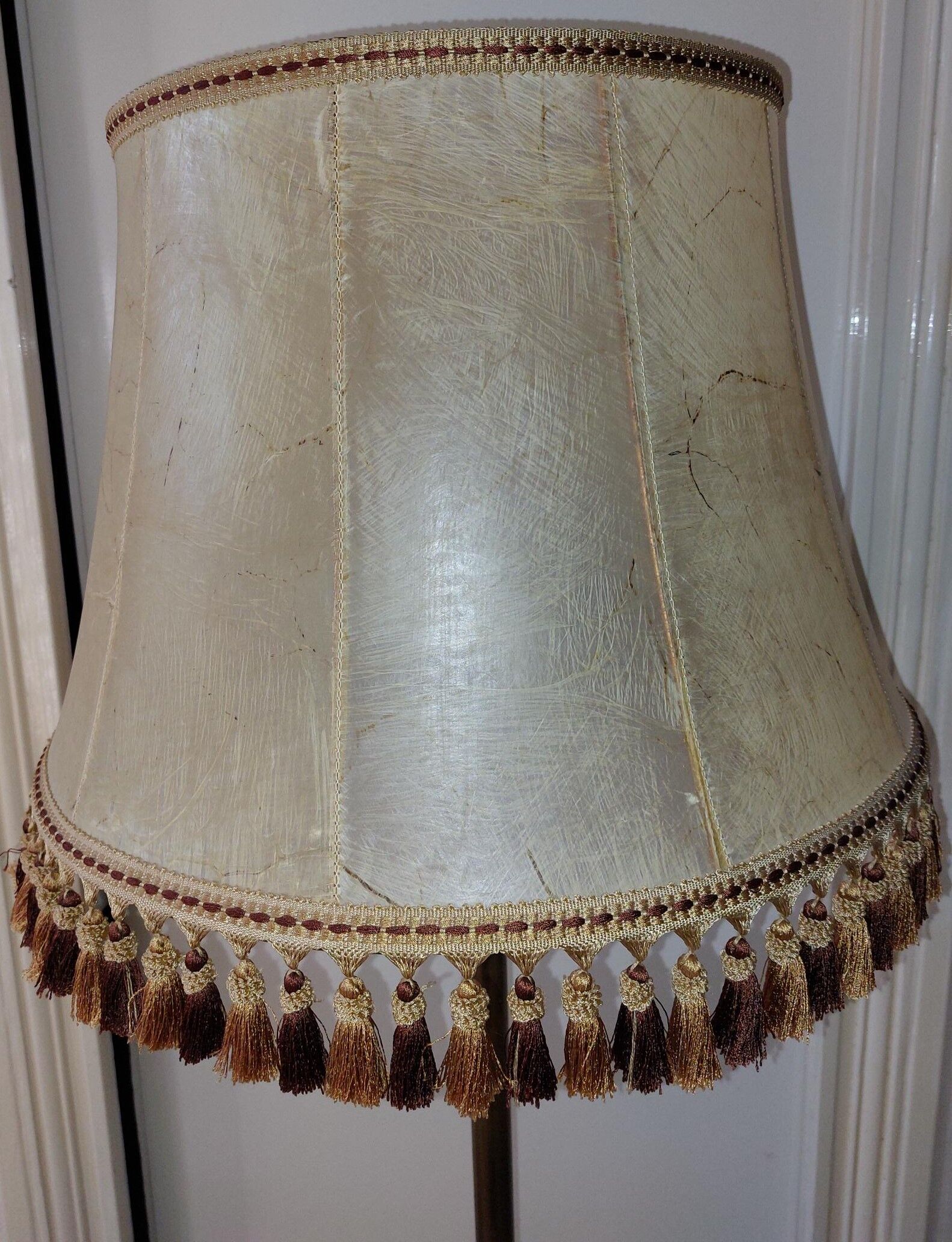 Floor lamp with its lampshade