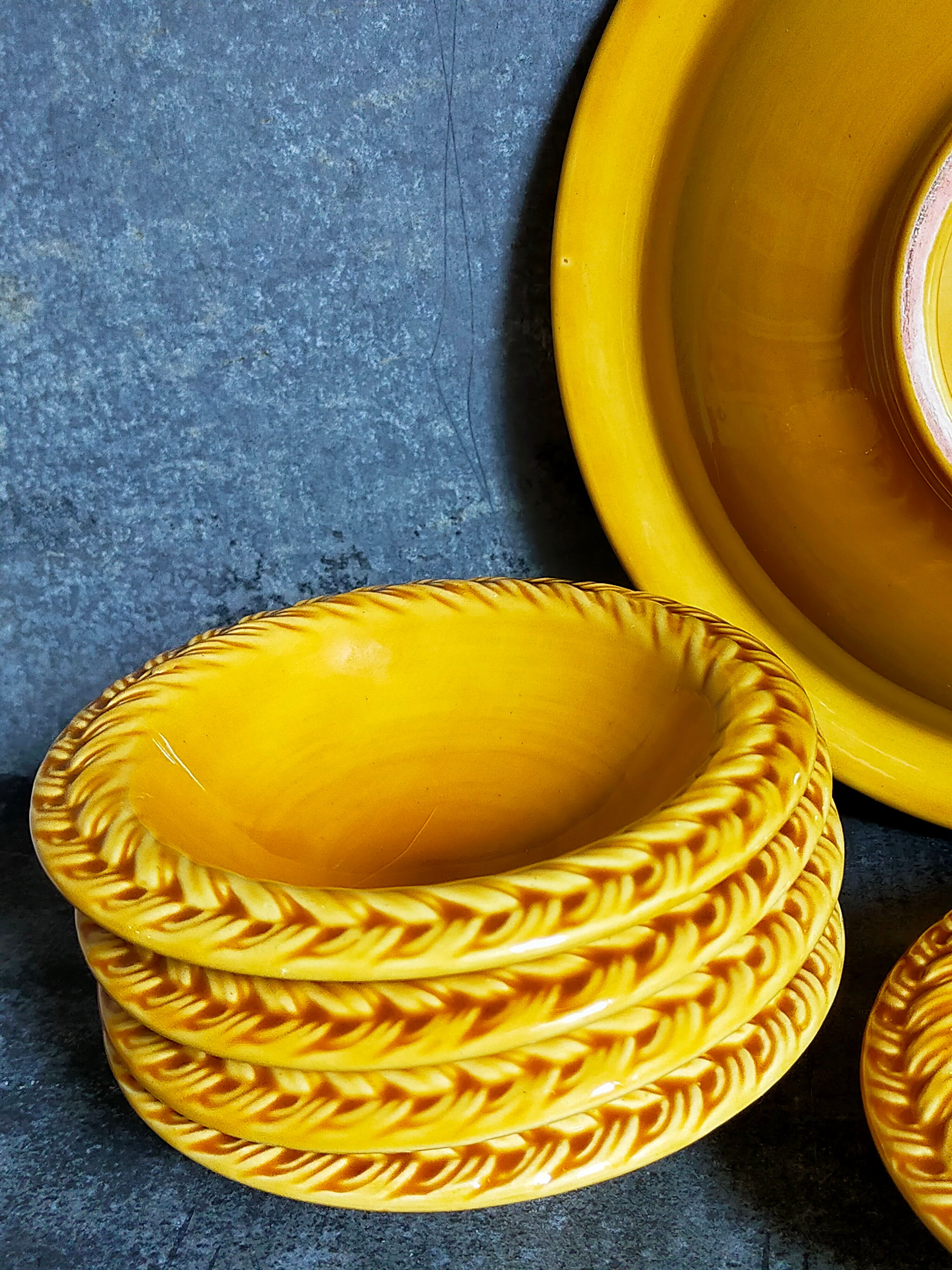 Hollow flat and five cups southern ochre slip 50s