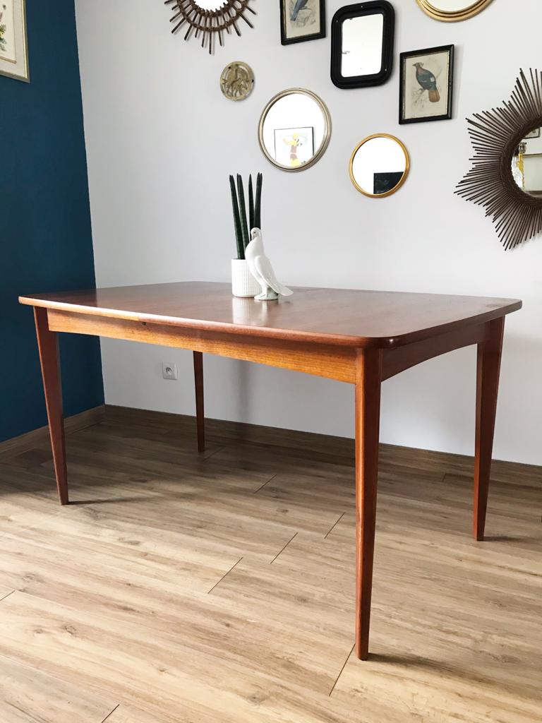 Scandinavian table