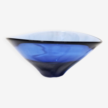 Bol asymétrique en verre bleu par Lütken pour Holmegaard