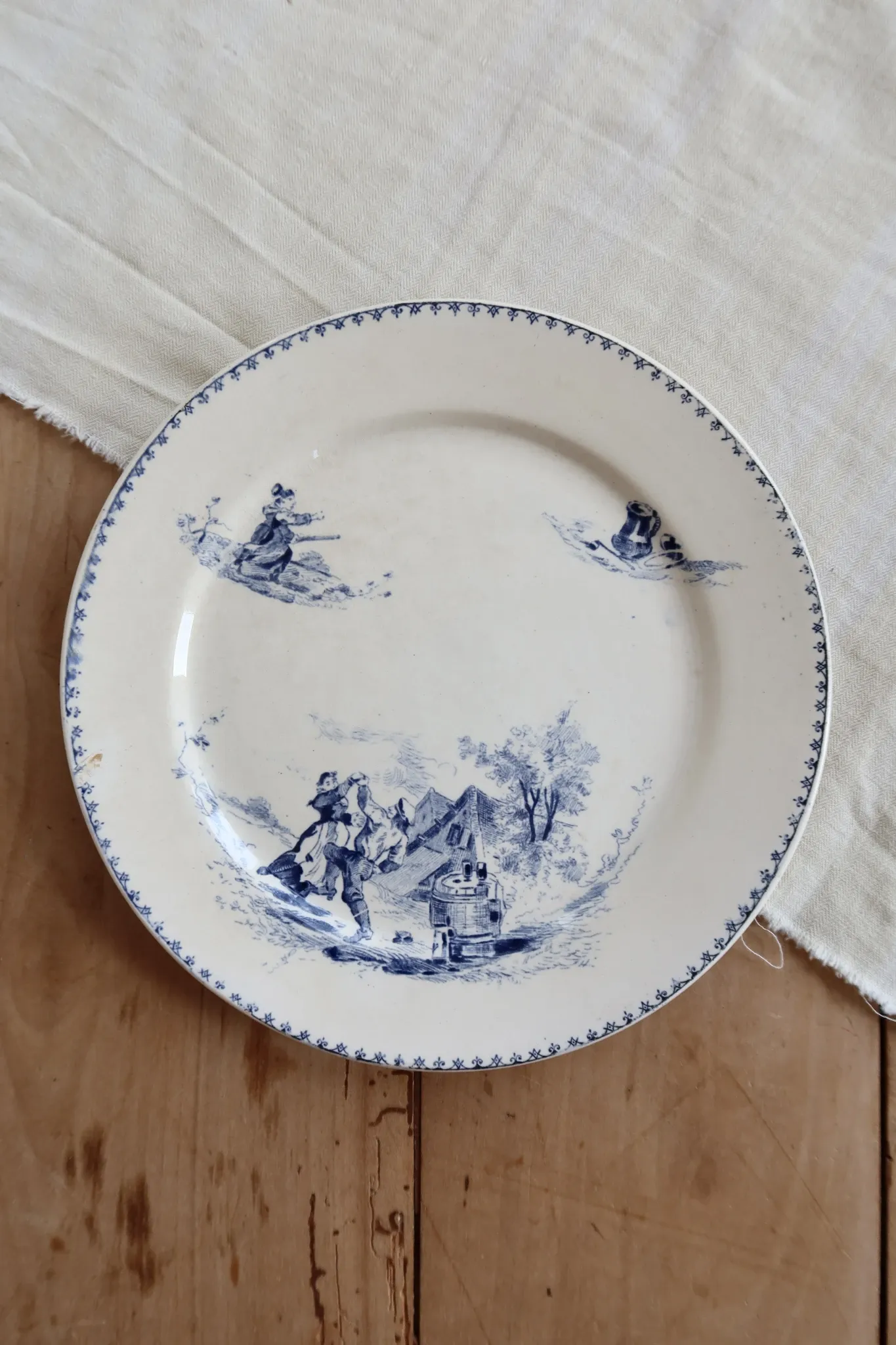 Antique flat plate Creil and Montereau Téniers service - Ironstone