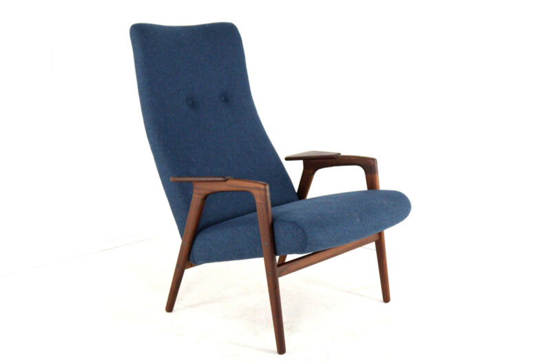 Pastoe Ruster by Yngve Ekstrom Armchair FT08 - new upholstery