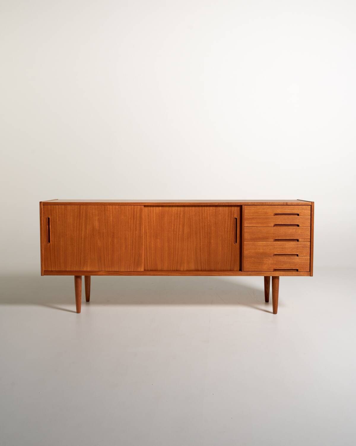 Buffet “Trento” par Nils Jonsson pour Troeds, Suède, années 1960.