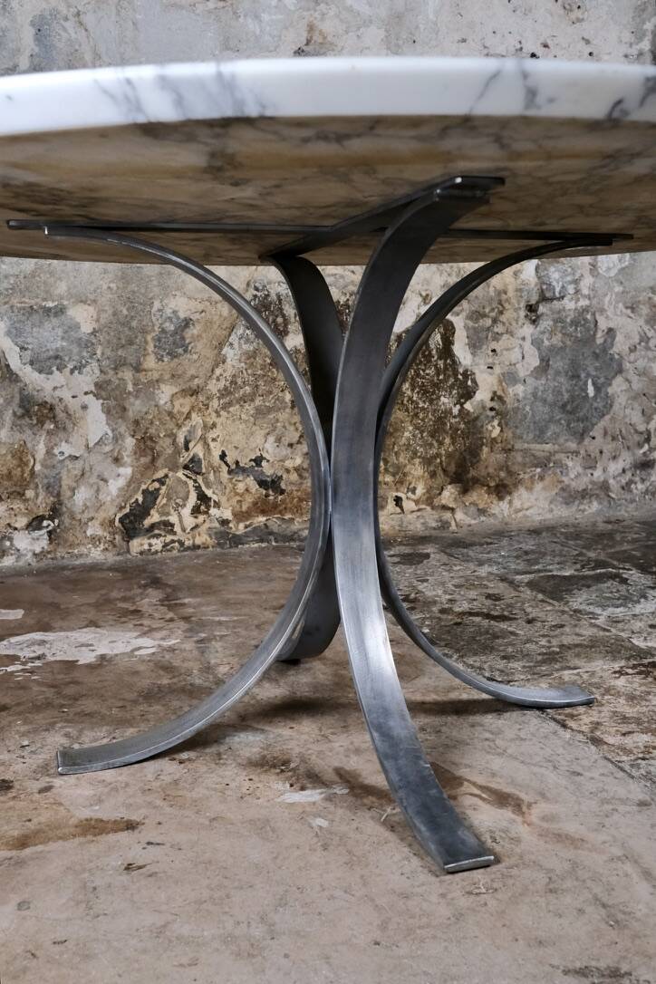 Large table ronde en marbre de Carrare, Italie, 1970s