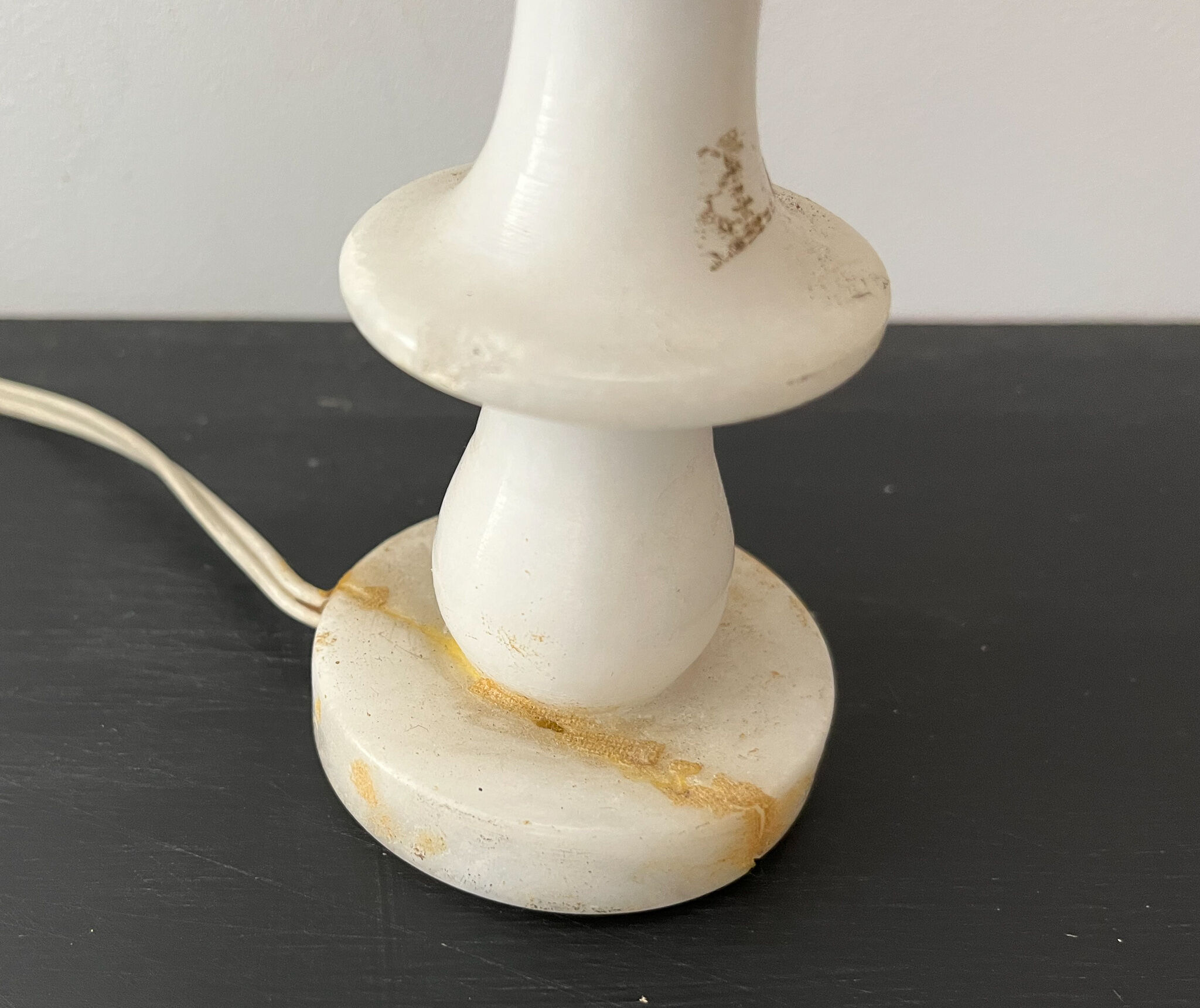 Pair of vintage albatre lamps