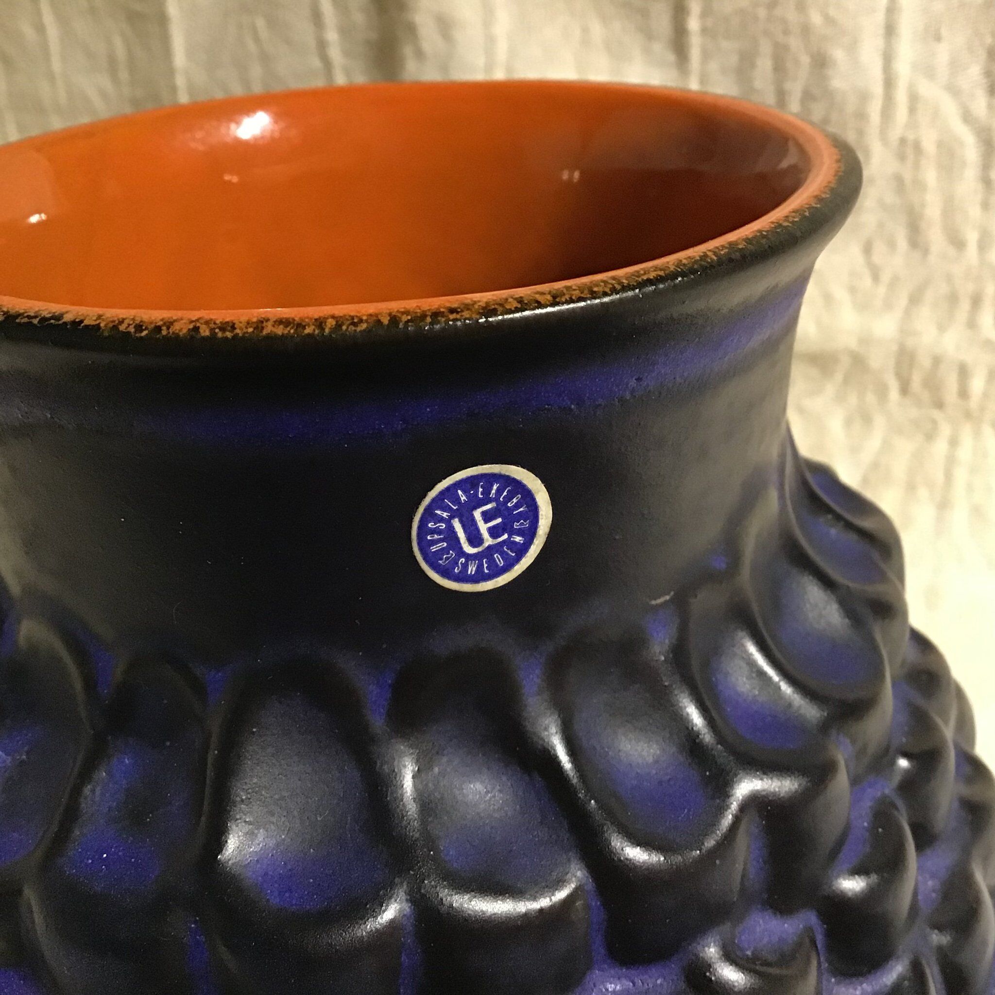 Vase en céramique Scultural, conçu par Berit Ternell et fabriqué par Uppsala Ekeby Suède en 1971