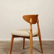 Chaise de table scandinave tissu beige bois naturel style minimaliste design ethnique personnalisation possible