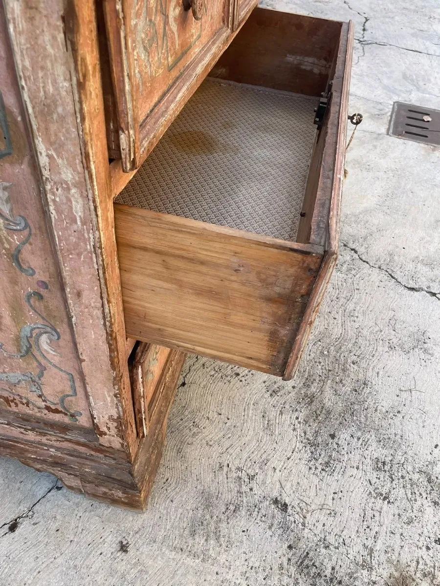 Antique wooden chest of drawers, Tuscany 17th century