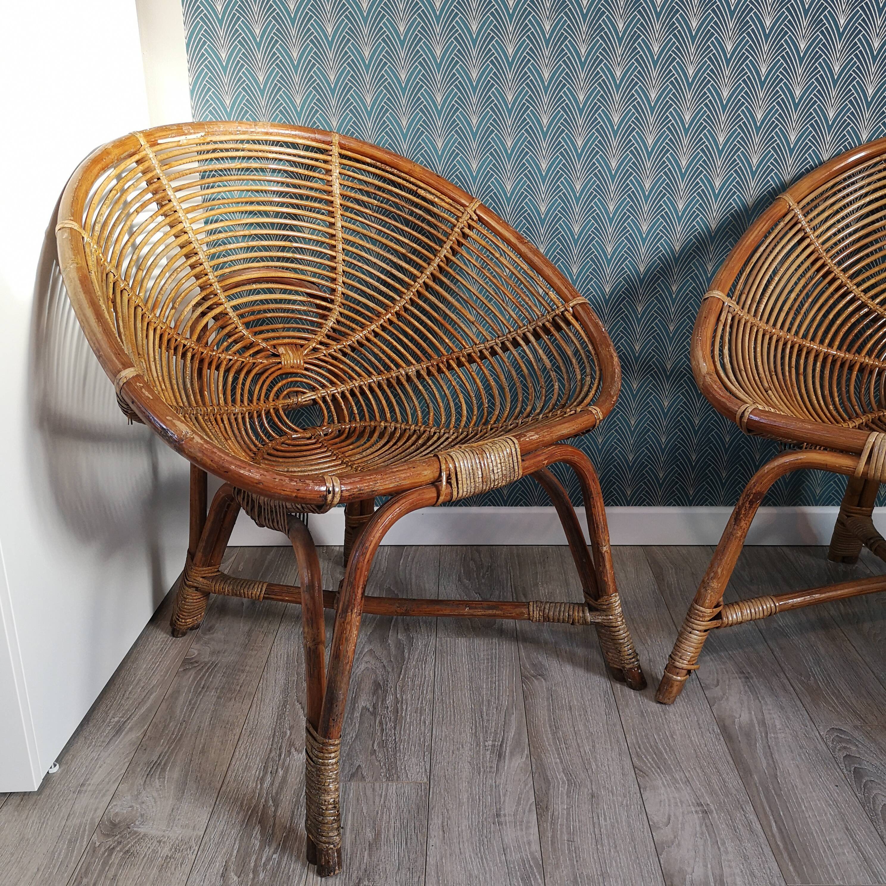 Paire de fauteuils coquille en osier