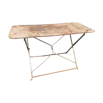 Rectangular folding garden table