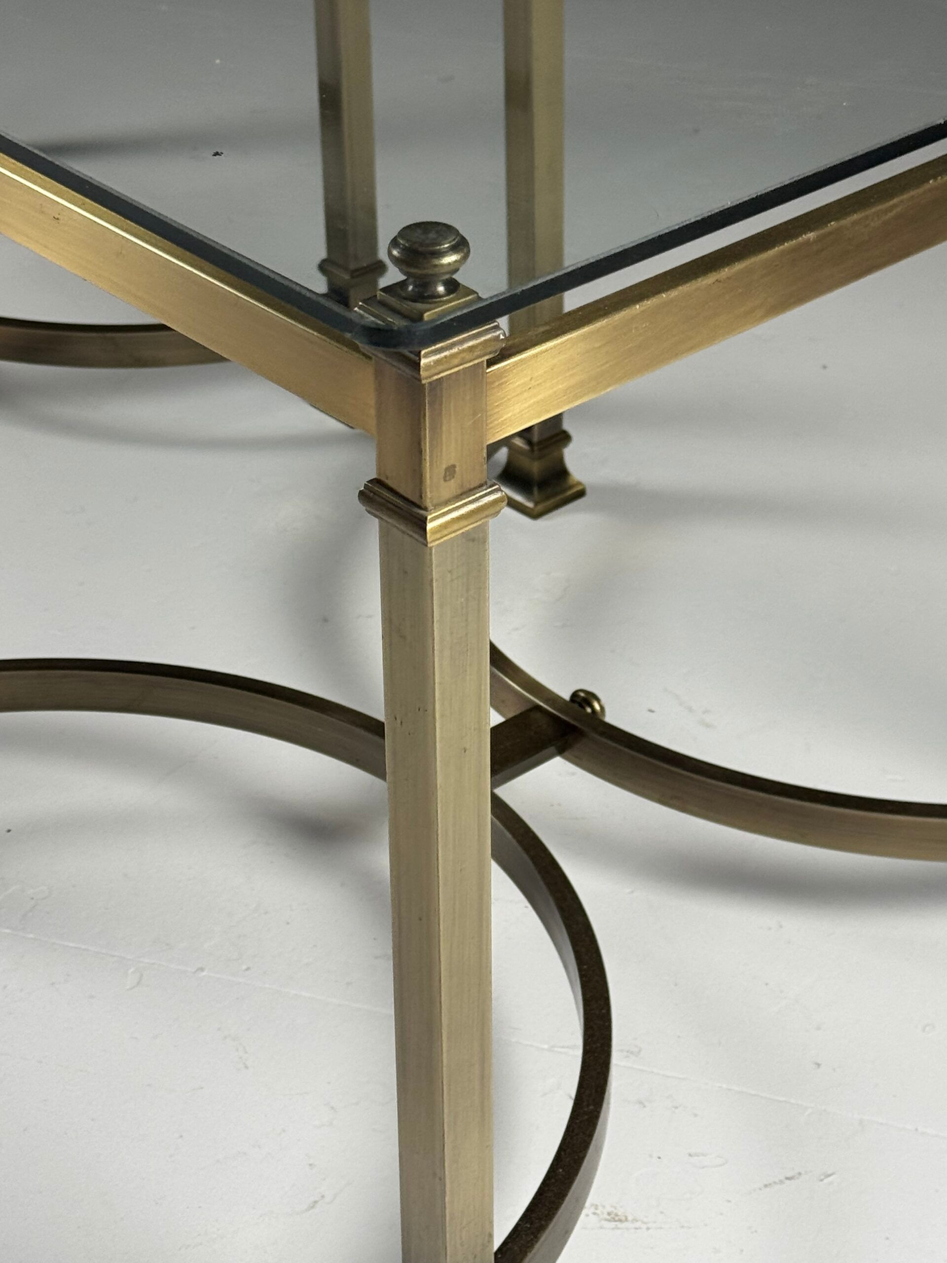 Ensemble de 2 tables d'appoint en métal vintage