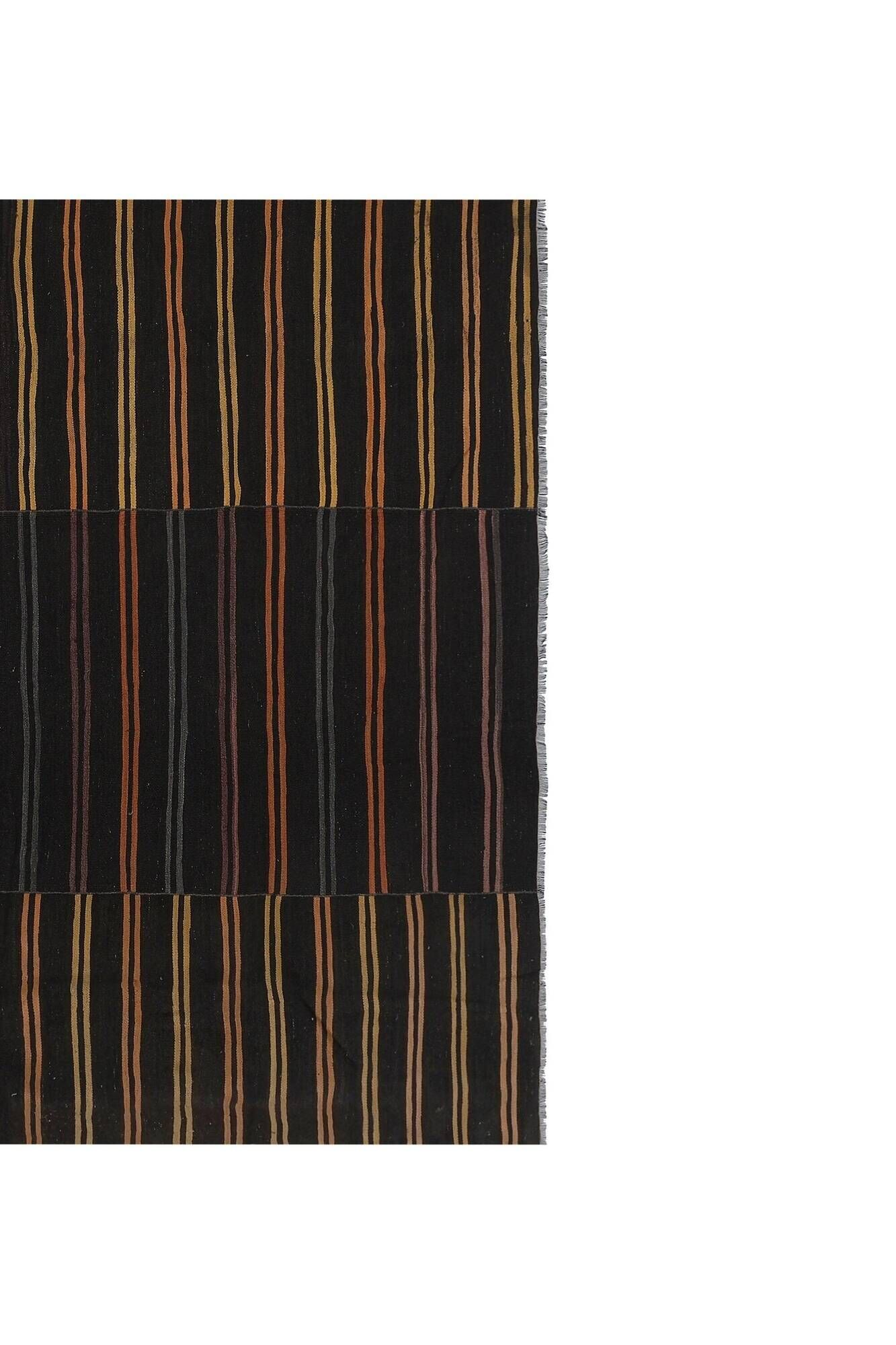 Vintage Turkish kilim, handwoven, 325x372 cm.