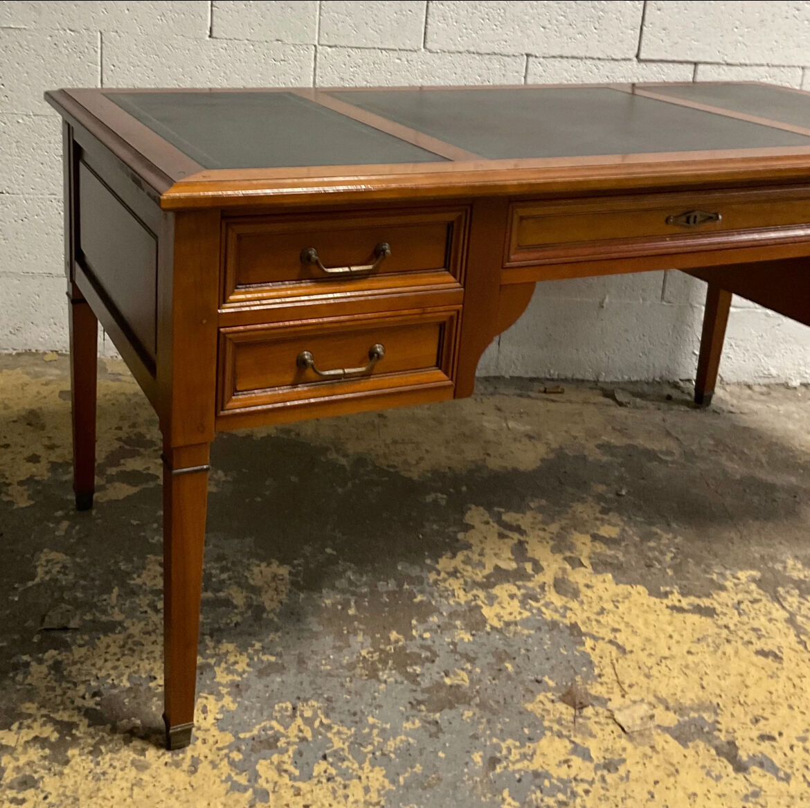 Louis XVI style desk in cherry edition Grange