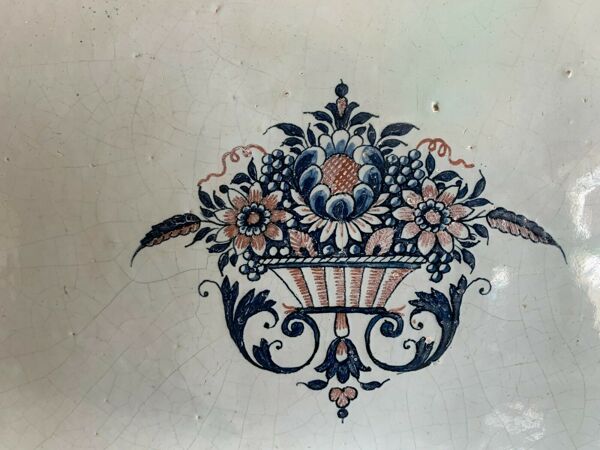 Plat de présentation Faïence polychrome de Rouen XVIII siècle