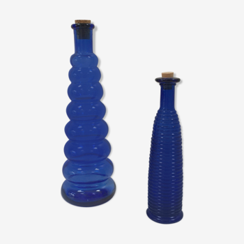 Lot de 2 vases soliflores en verre bleu torsadé