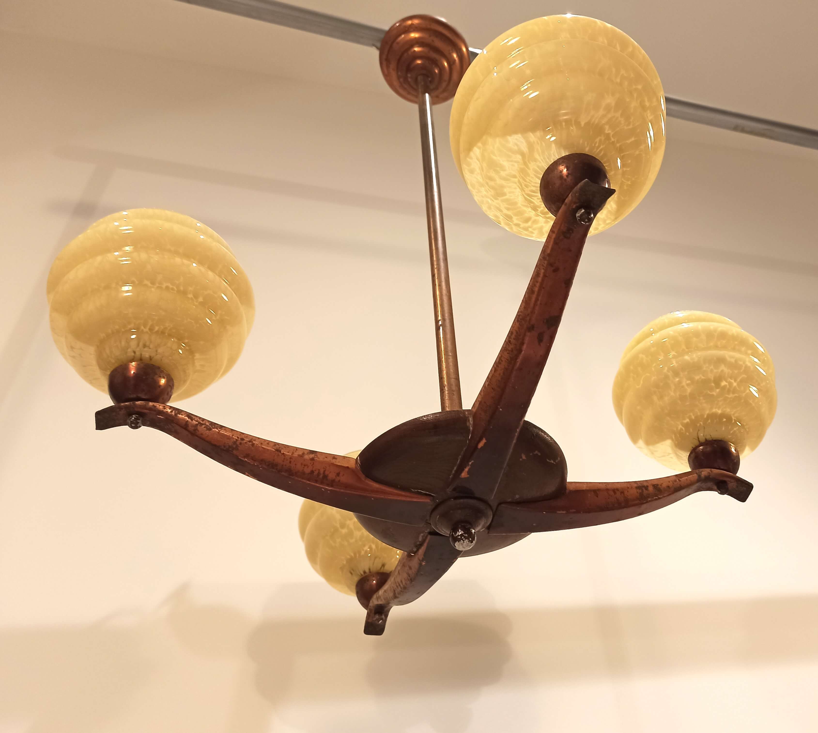 Art deco chandelier 4 globes clichy and copper glass
