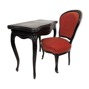 Table à jeux et sa chaise,