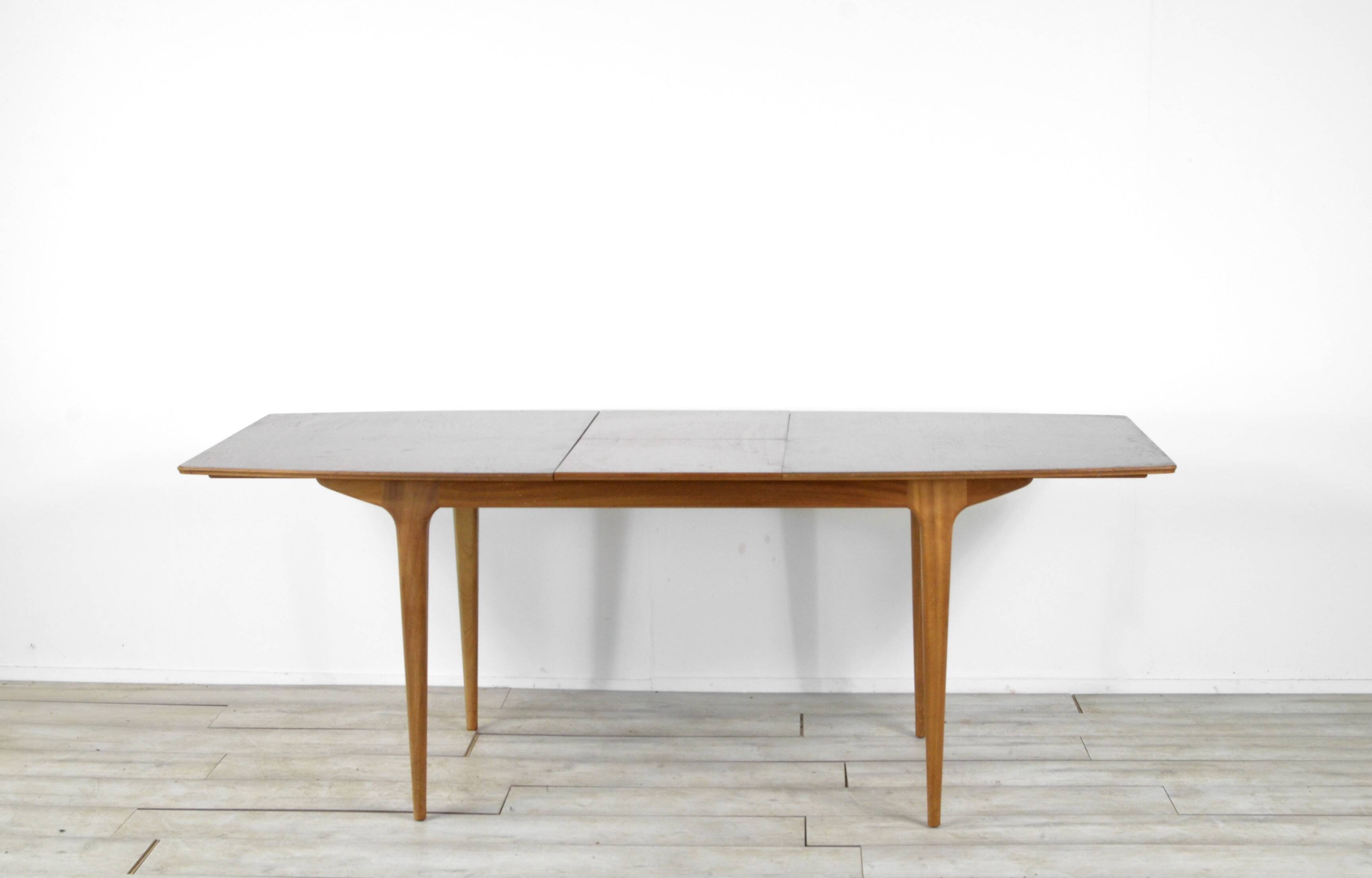 Mid-century McIntosh extending table in stunning teak. Modern / retro / Danish style