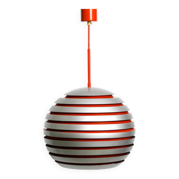 Lampe de plafond sphérique de l'ère spatiale des années 1960 avec des lattes en métal lourd.
