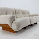 1970s Design Italian Sofa in Bouclé