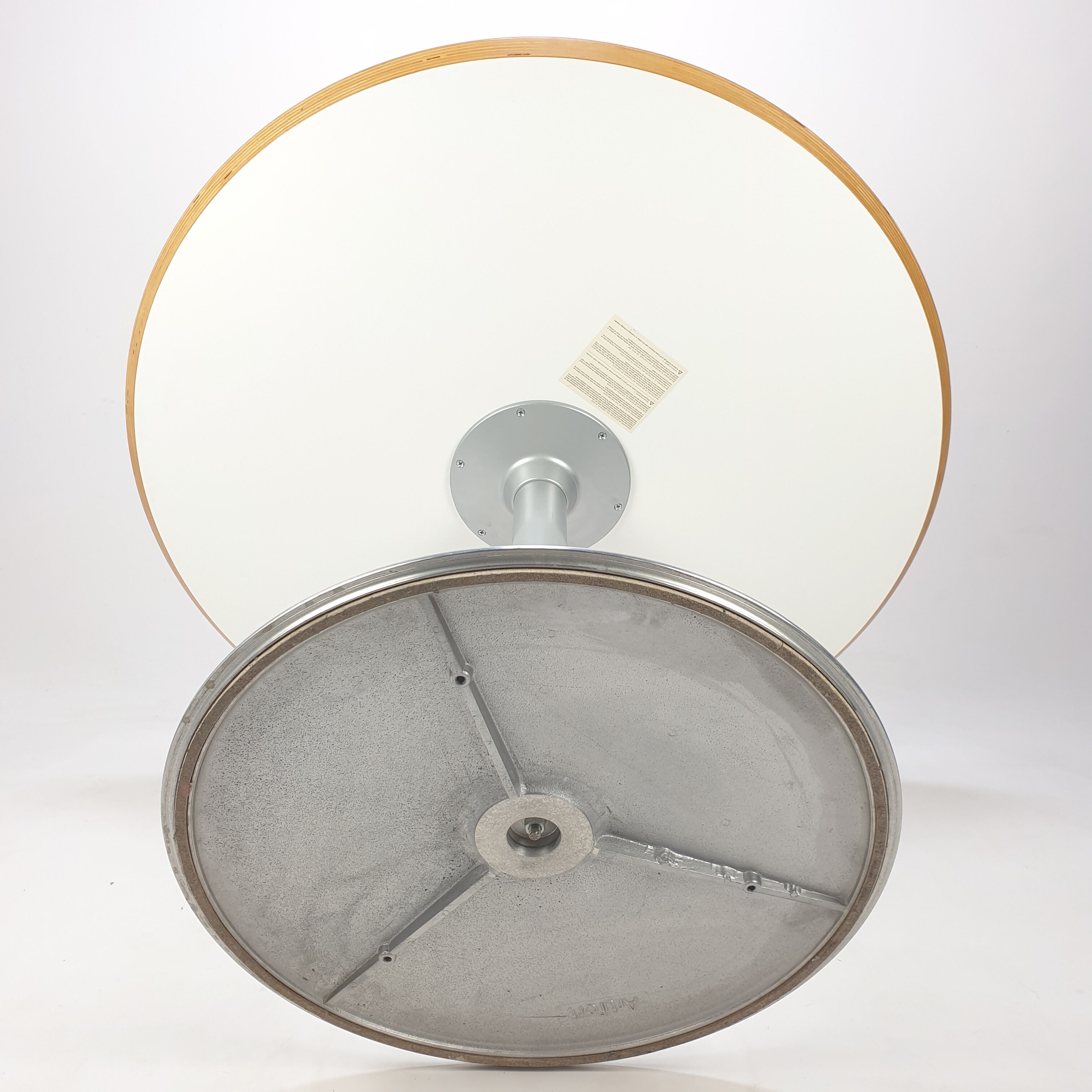 Round dining table by Pierre Paulin for Artifort, 1980s