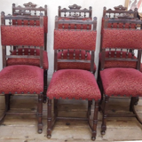 Série de 6 chaises retapissées style Renaissance