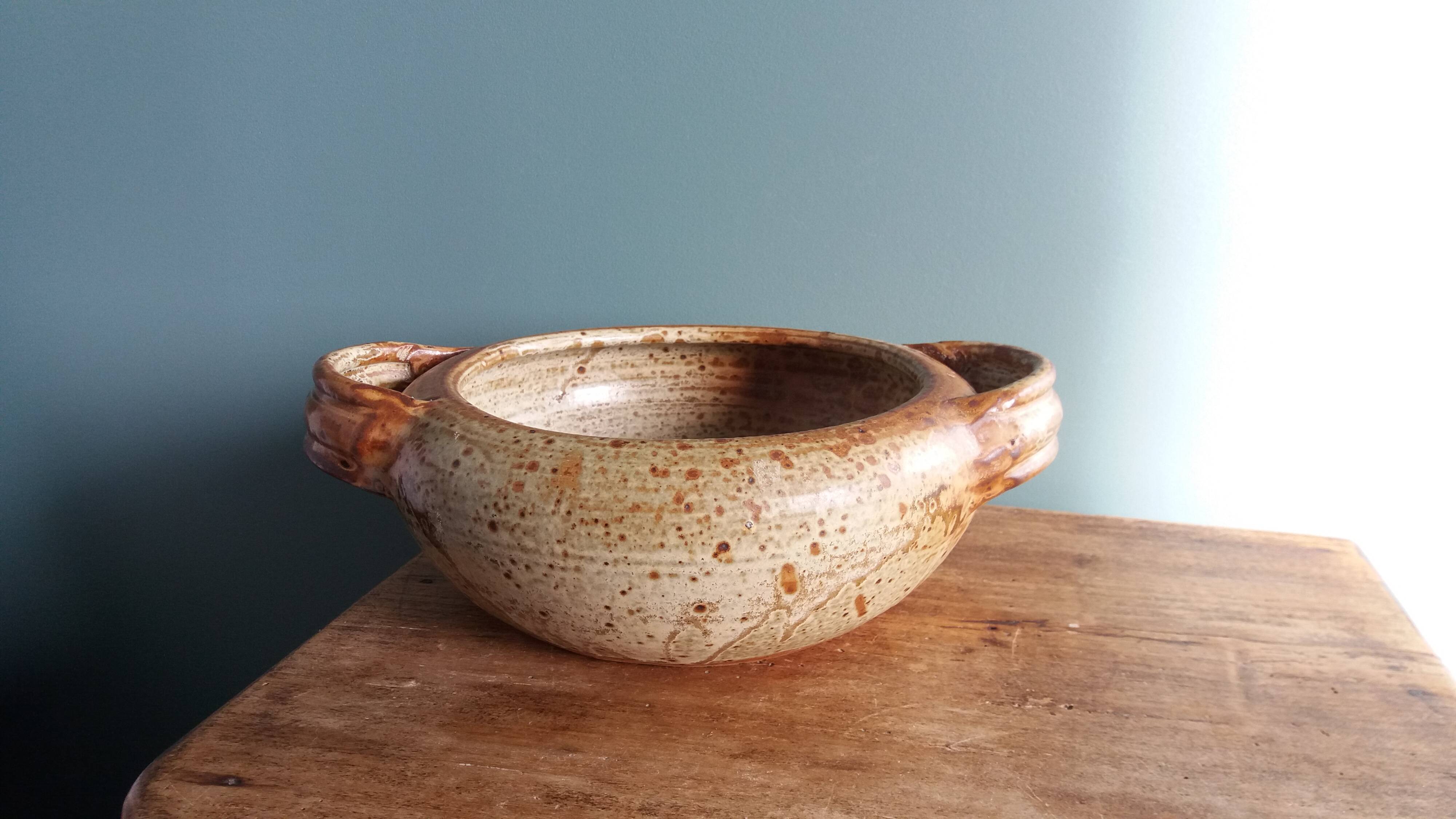 Plat légumier soupière en grès de Puisaye signé Jean-Pierre Prud’homme