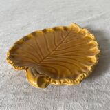 Ceramic leaf pocket emptier