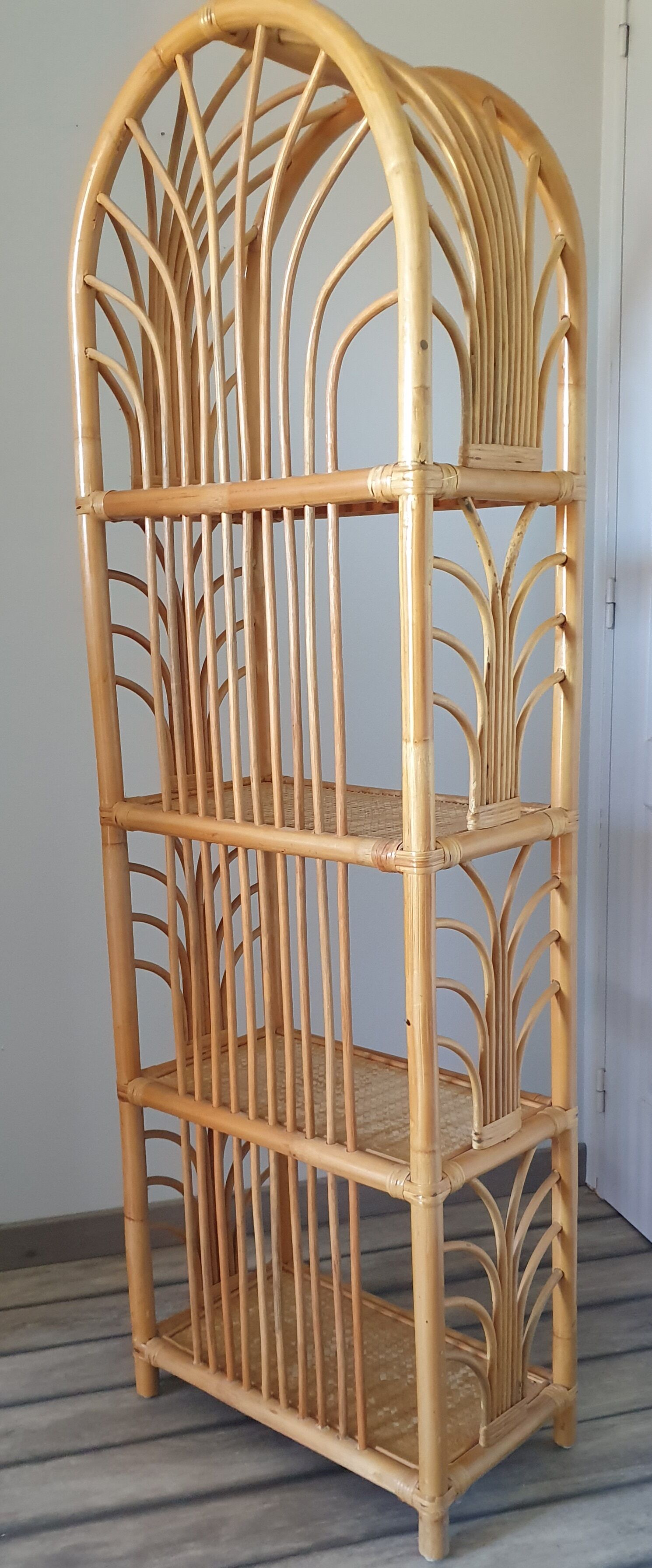 Etagère en rotin