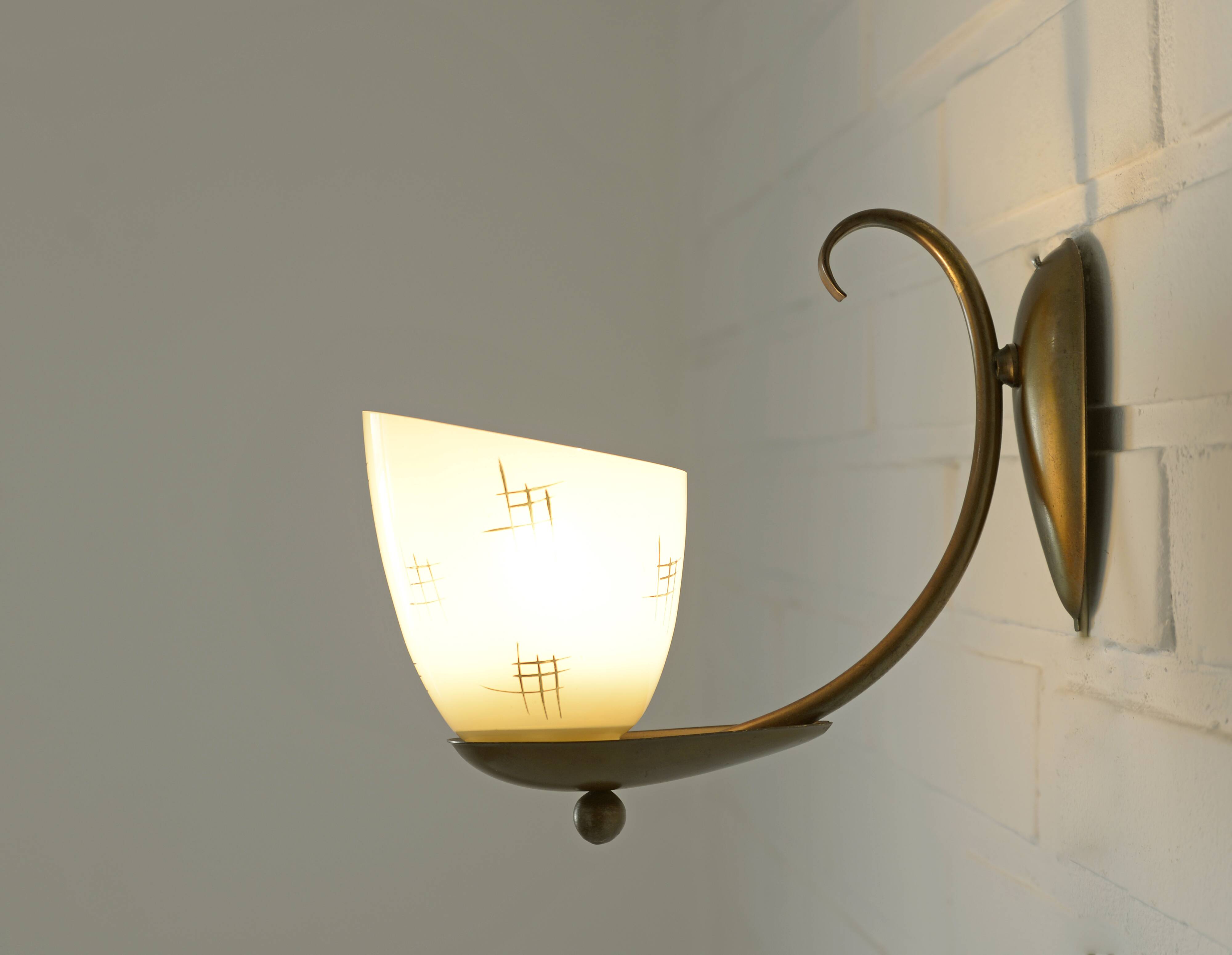 Applique murale Art Déco originale en laiton / luminaire vintage des années 1930 / époque Bauhaus