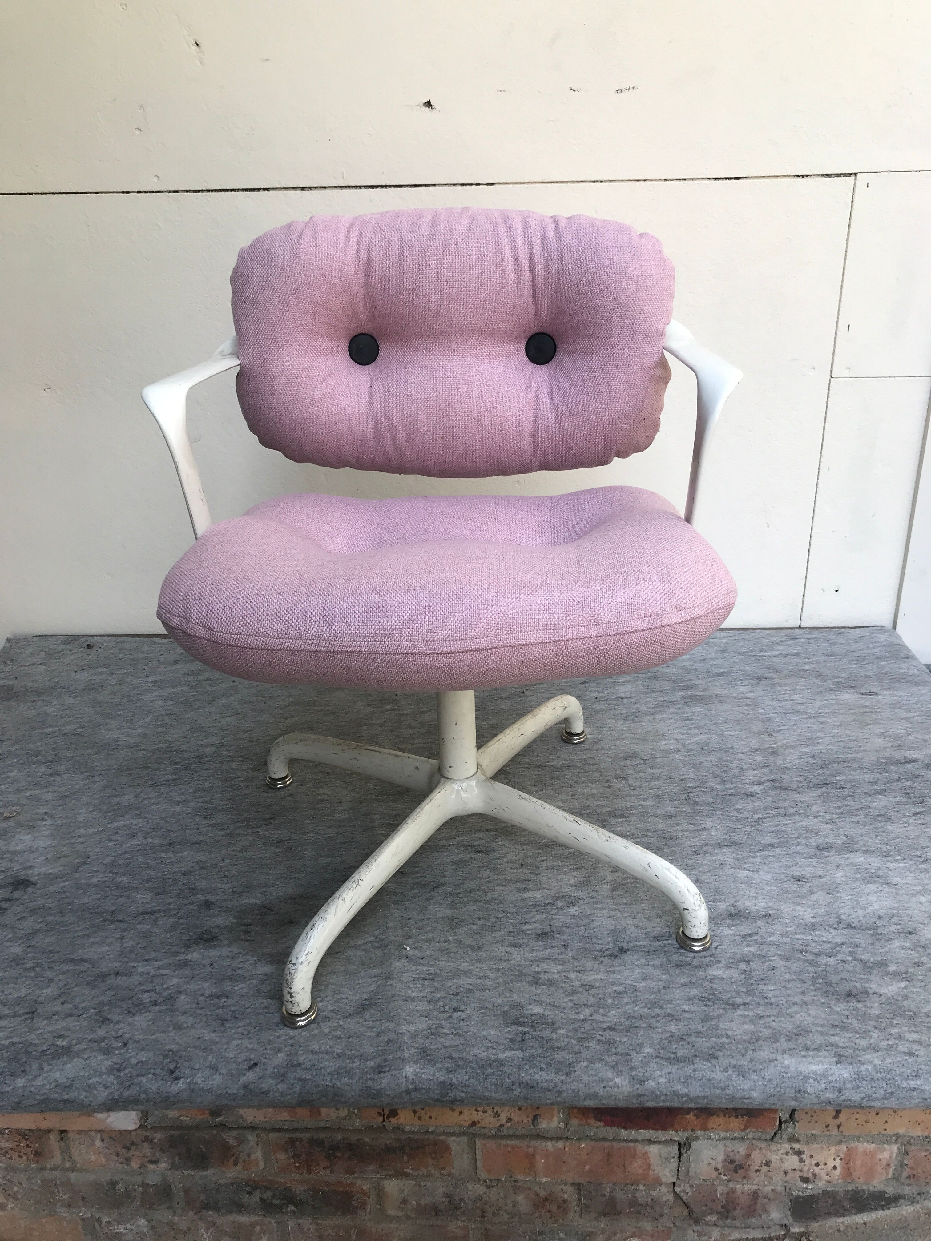 Pair of conference chairs by Bruce Hanna and Andrew Morrison for International Knoll